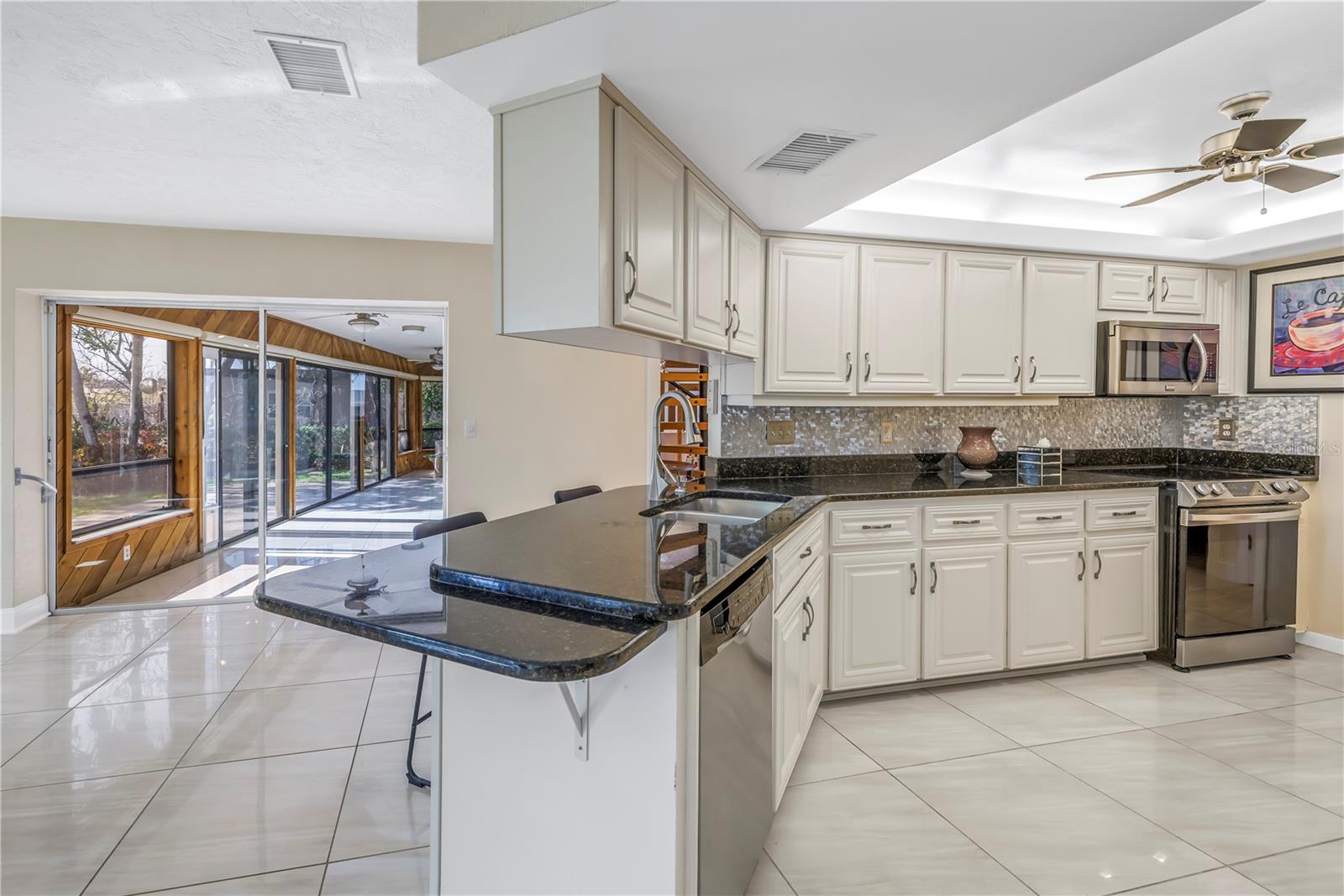 10073 S YACHT CLUB DR, TREASURE ISLAND, FL, 33706