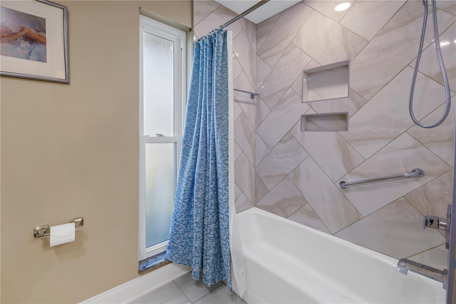 10073 S YACHT CLUB DR, TREASURE ISLAND, FL, 33706