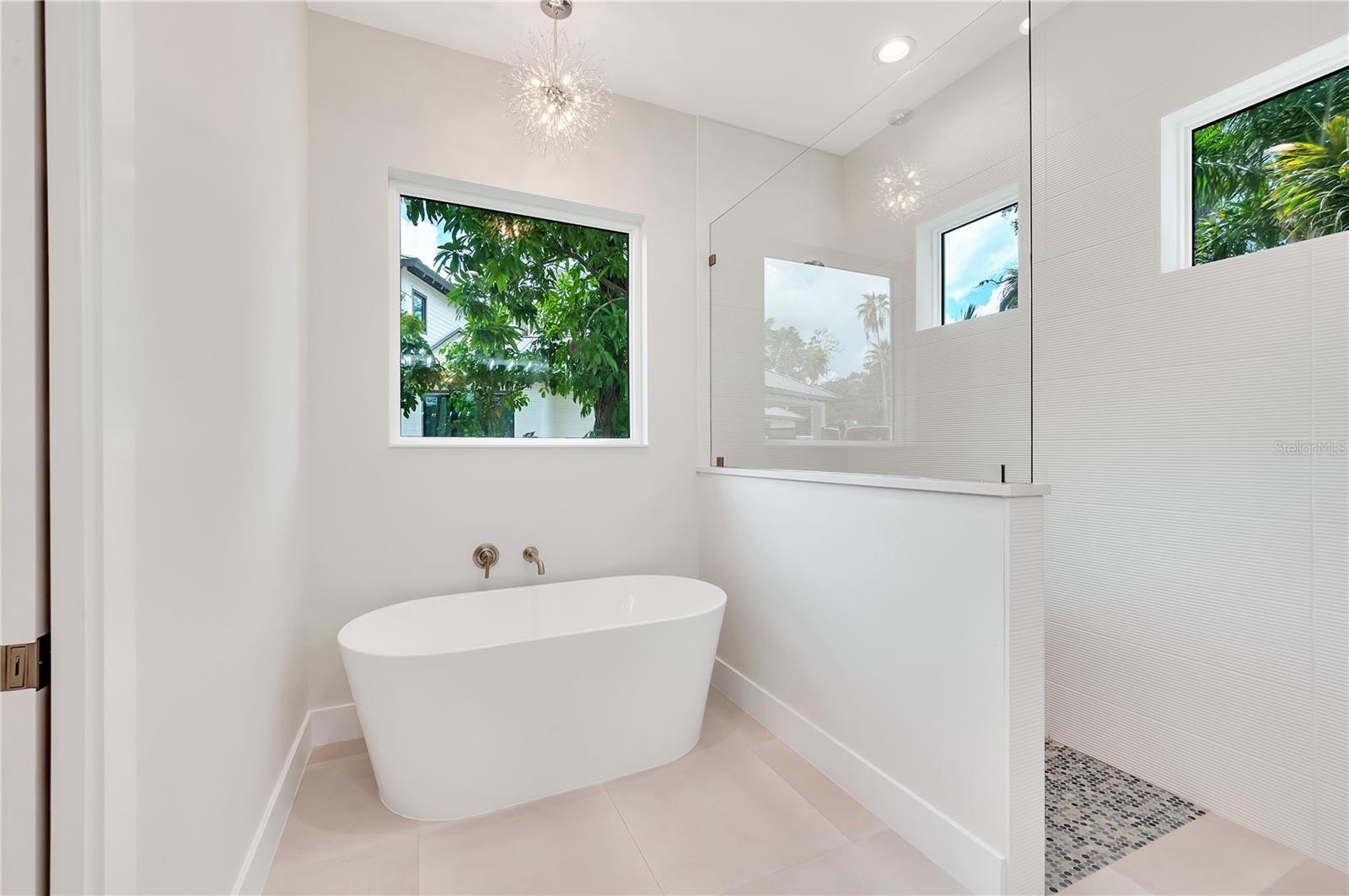 2171 MCCLELLAN PKWY, SARASOTA, FL, 34239