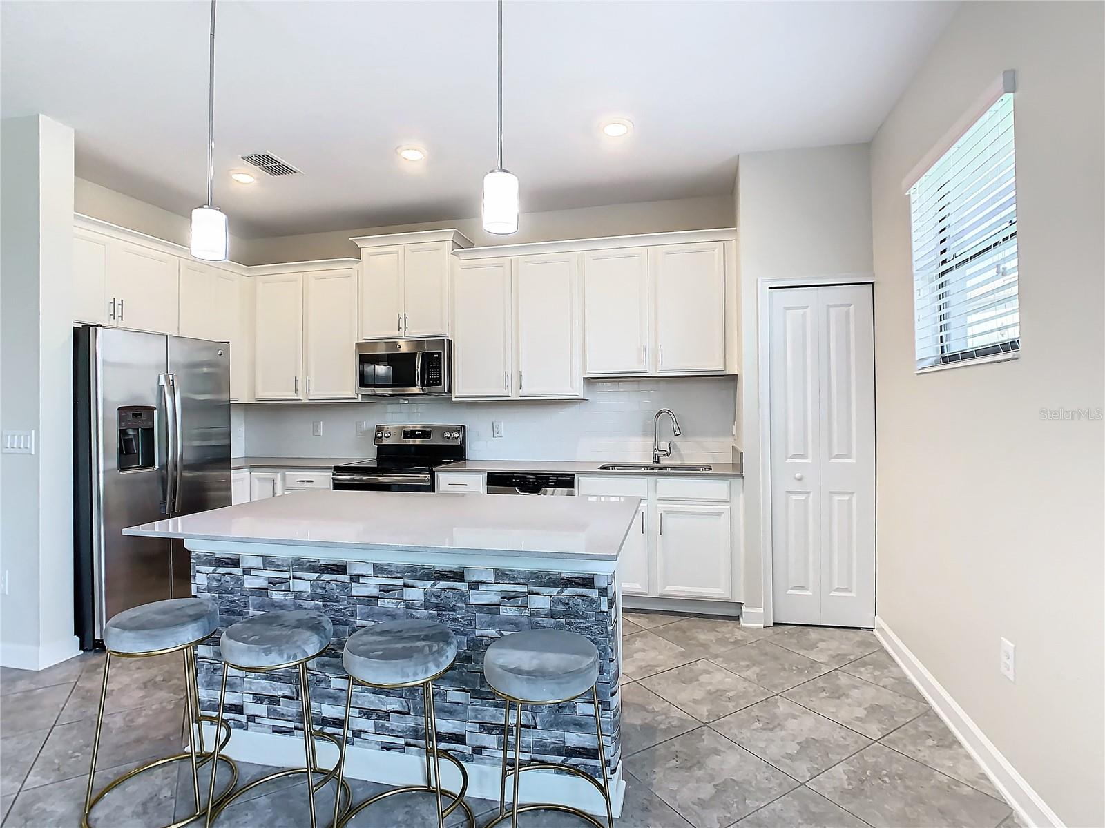 1358 ROYAL ST GEORGE BLVD, DAVENPORT, FL, 33896