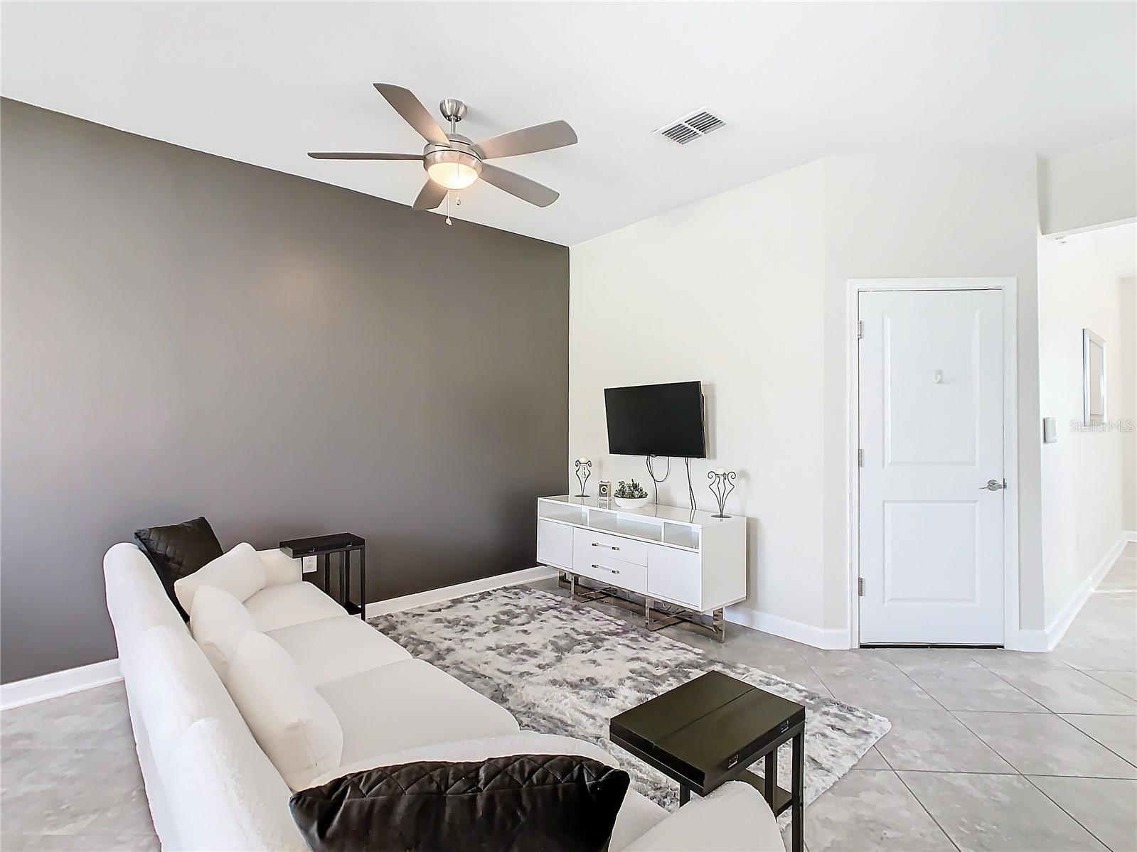 1358 ROYAL ST GEORGE BLVD, DAVENPORT, FL, 33896