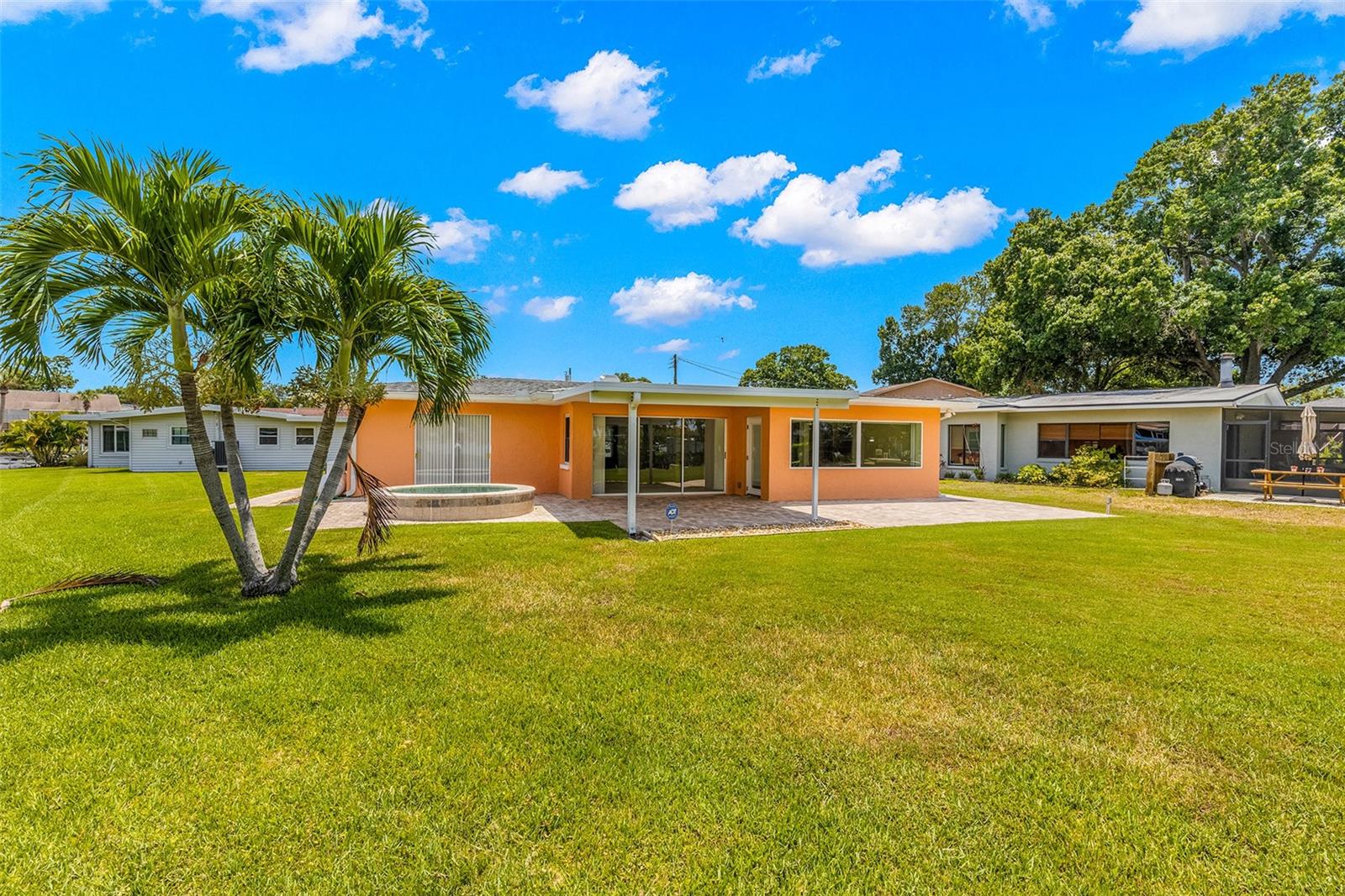 188 E CANAL DR, PALM HARBOR, FL, 34684