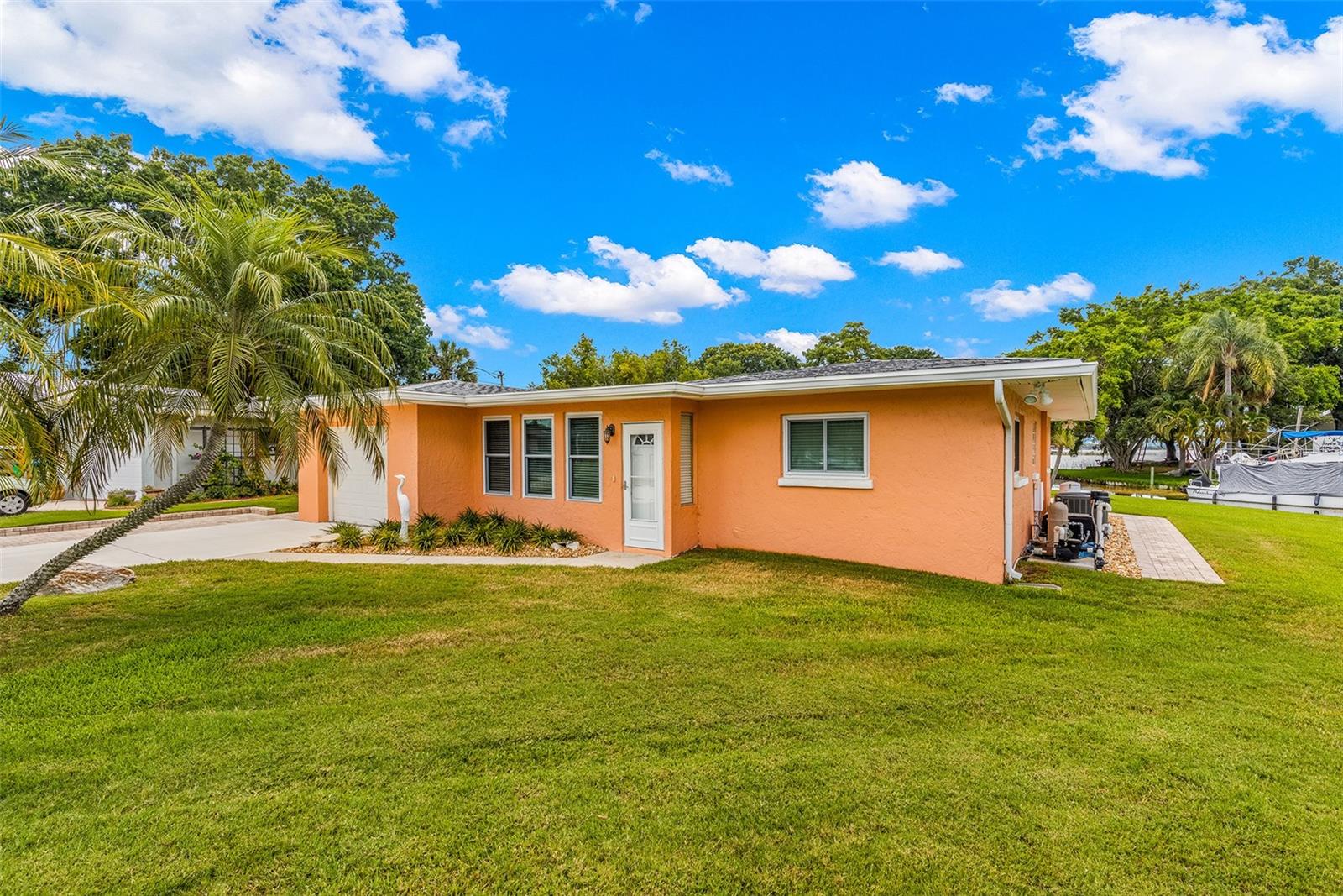 188 E CANAL DR, PALM HARBOR, FL, 34684