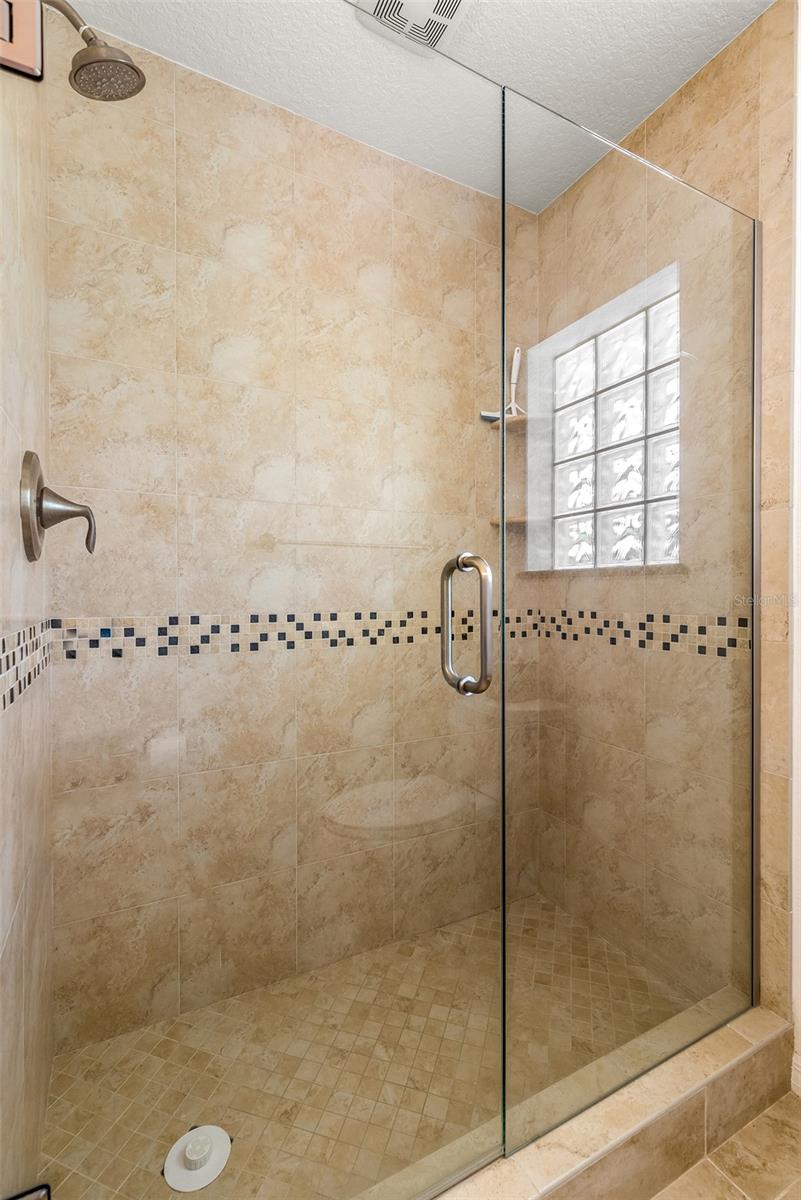 188 E CANAL DR, PALM HARBOR, FL, 34684