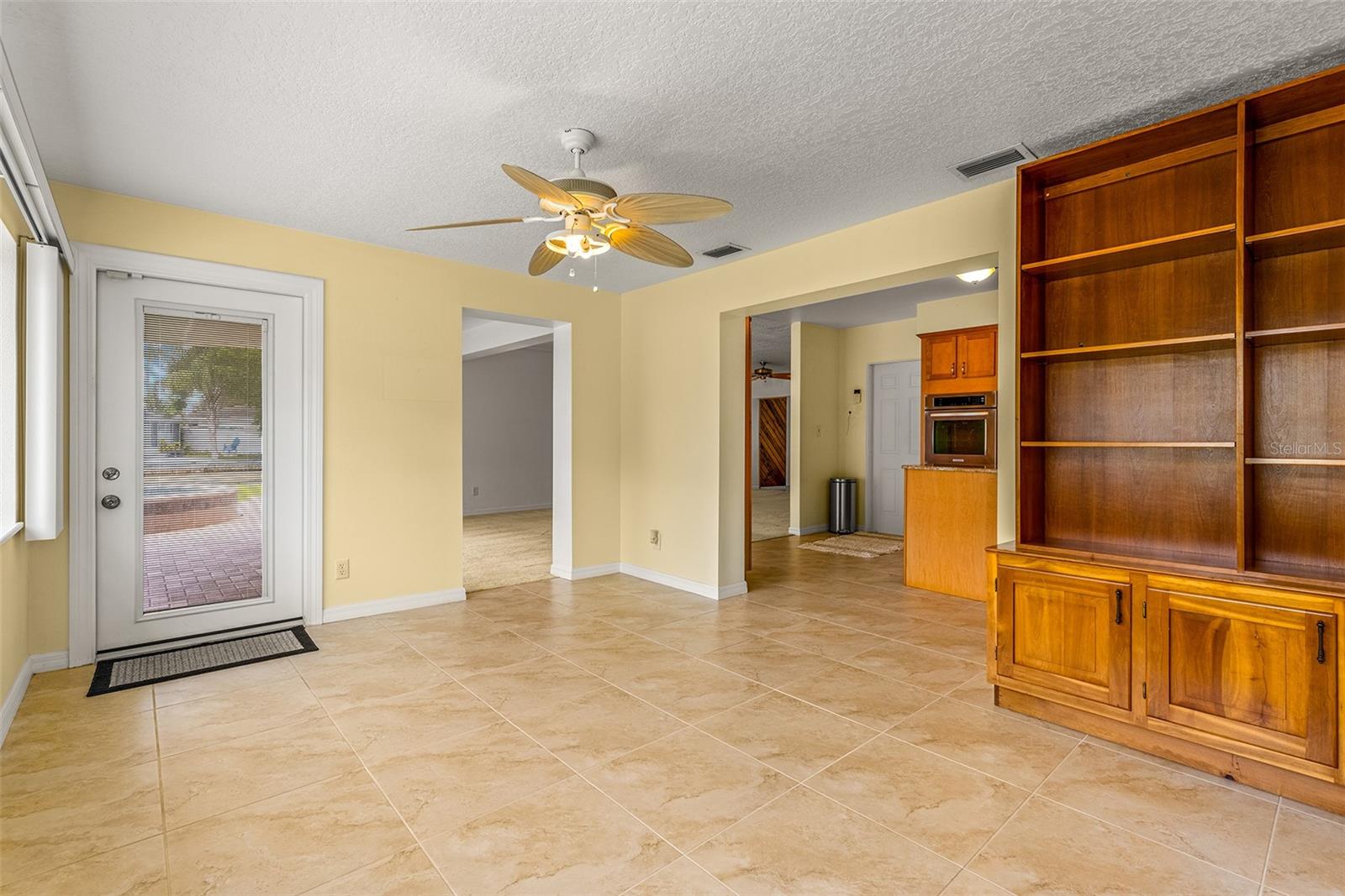 188 E CANAL DR, PALM HARBOR, FL, 34684