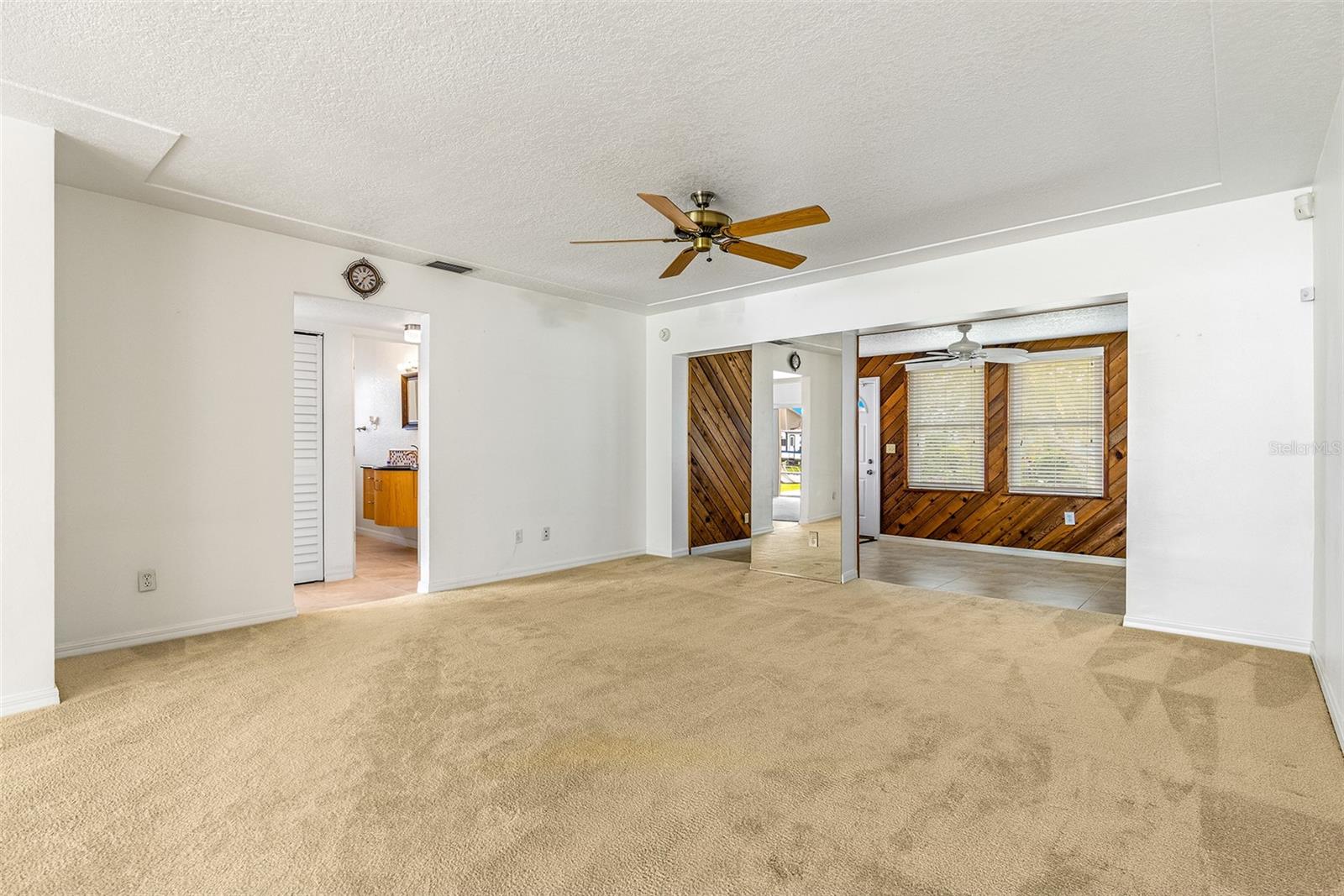 188 E CANAL DR, PALM HARBOR, FL, 34684