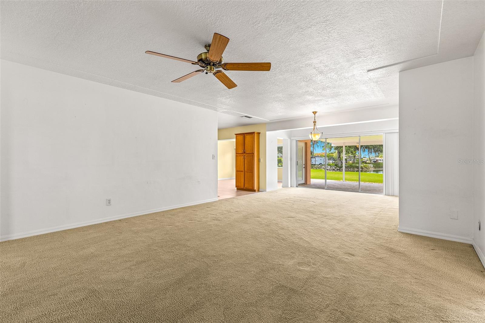 188 E CANAL DR, PALM HARBOR, FL, 34684