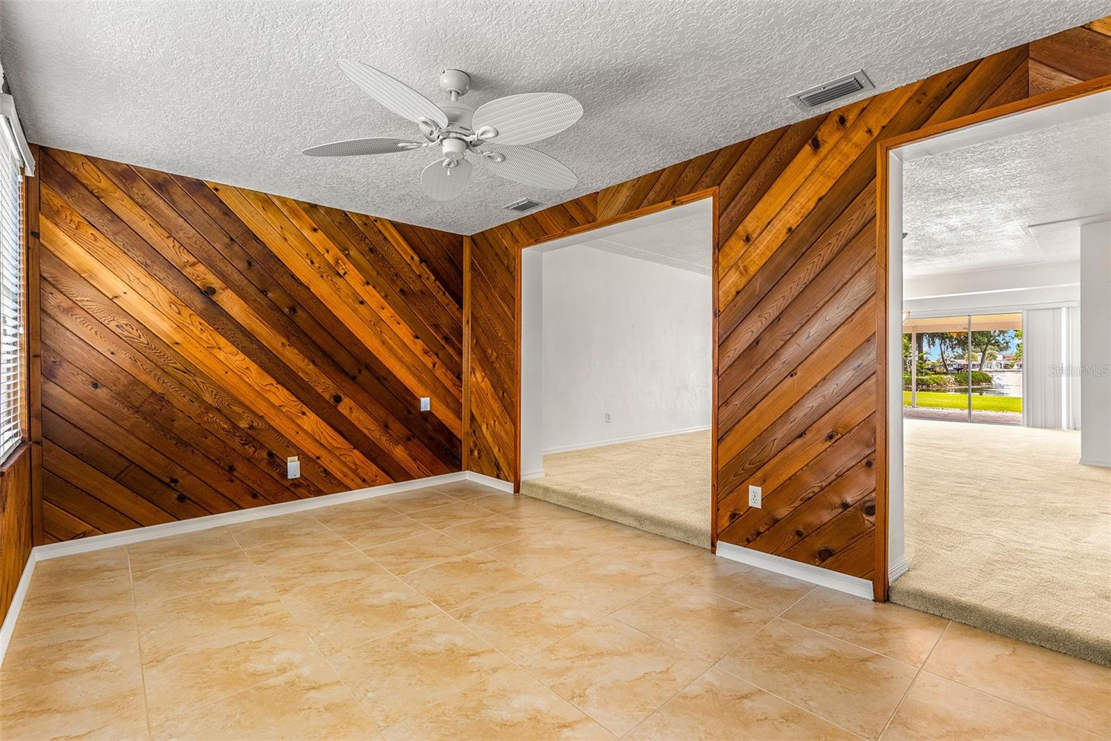 188 E CANAL DR, PALM HARBOR, FL, 34684