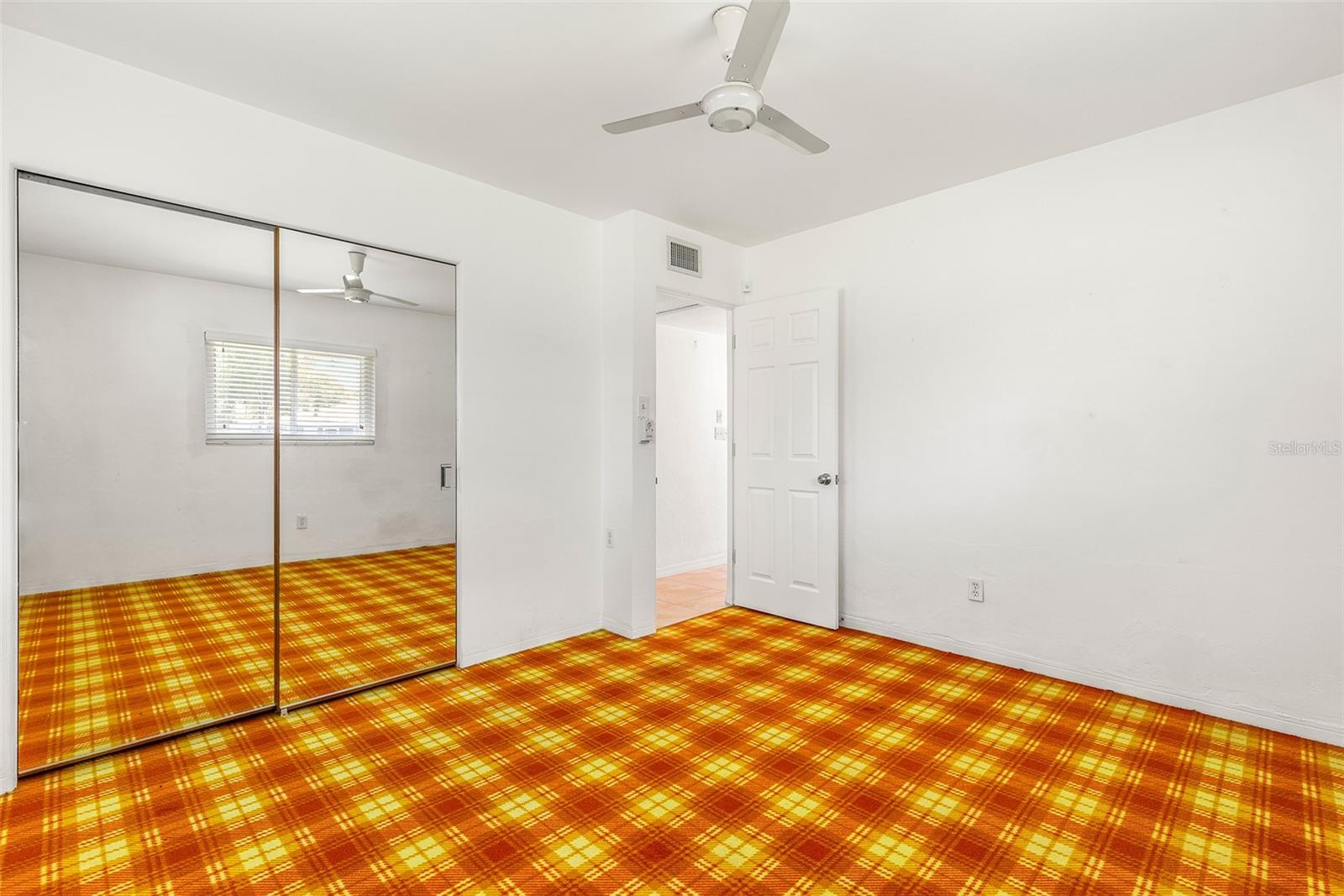 188 E CANAL DR, PALM HARBOR, FL, 34684
