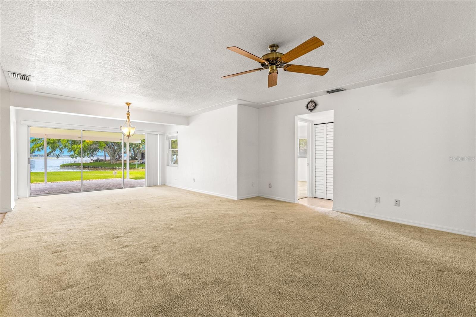 188 E CANAL DR, PALM HARBOR, FL, 34684