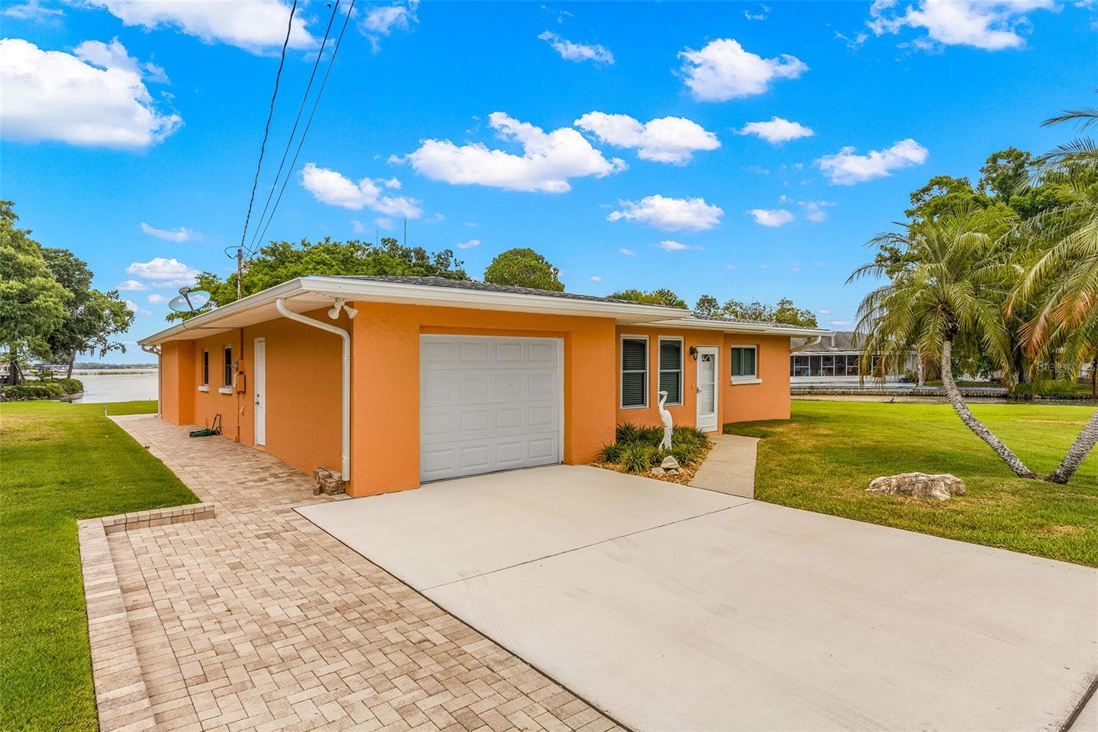 188 E CANAL DR, PALM HARBOR, FL, 34684