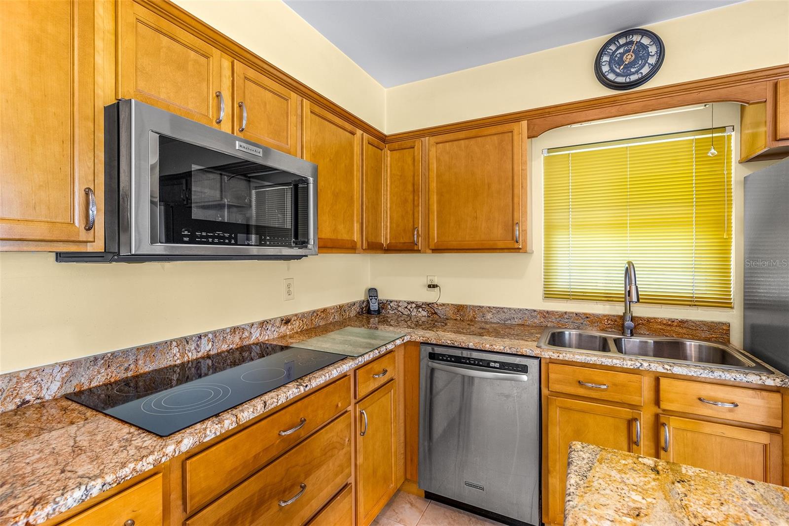 188 E CANAL DR, PALM HARBOR, FL, 34684