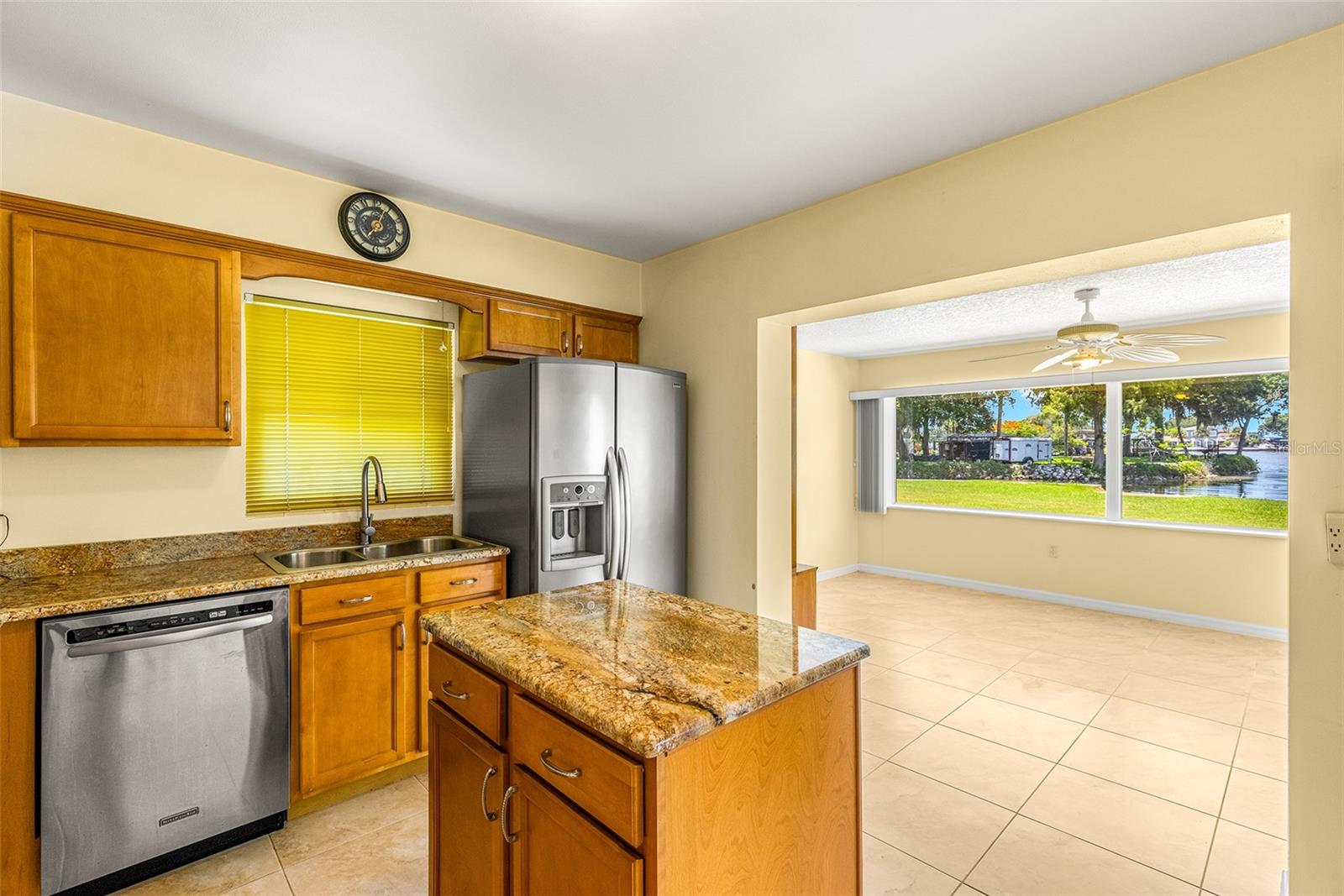 188 E CANAL DR, PALM HARBOR, FL, 34684