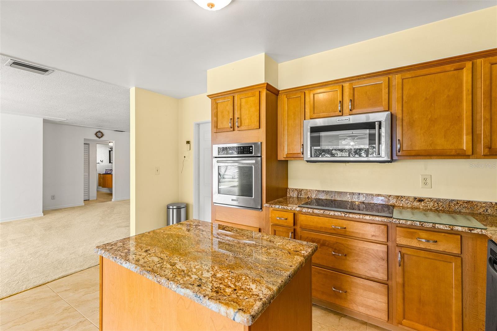 188 E CANAL DR, PALM HARBOR, FL, 34684