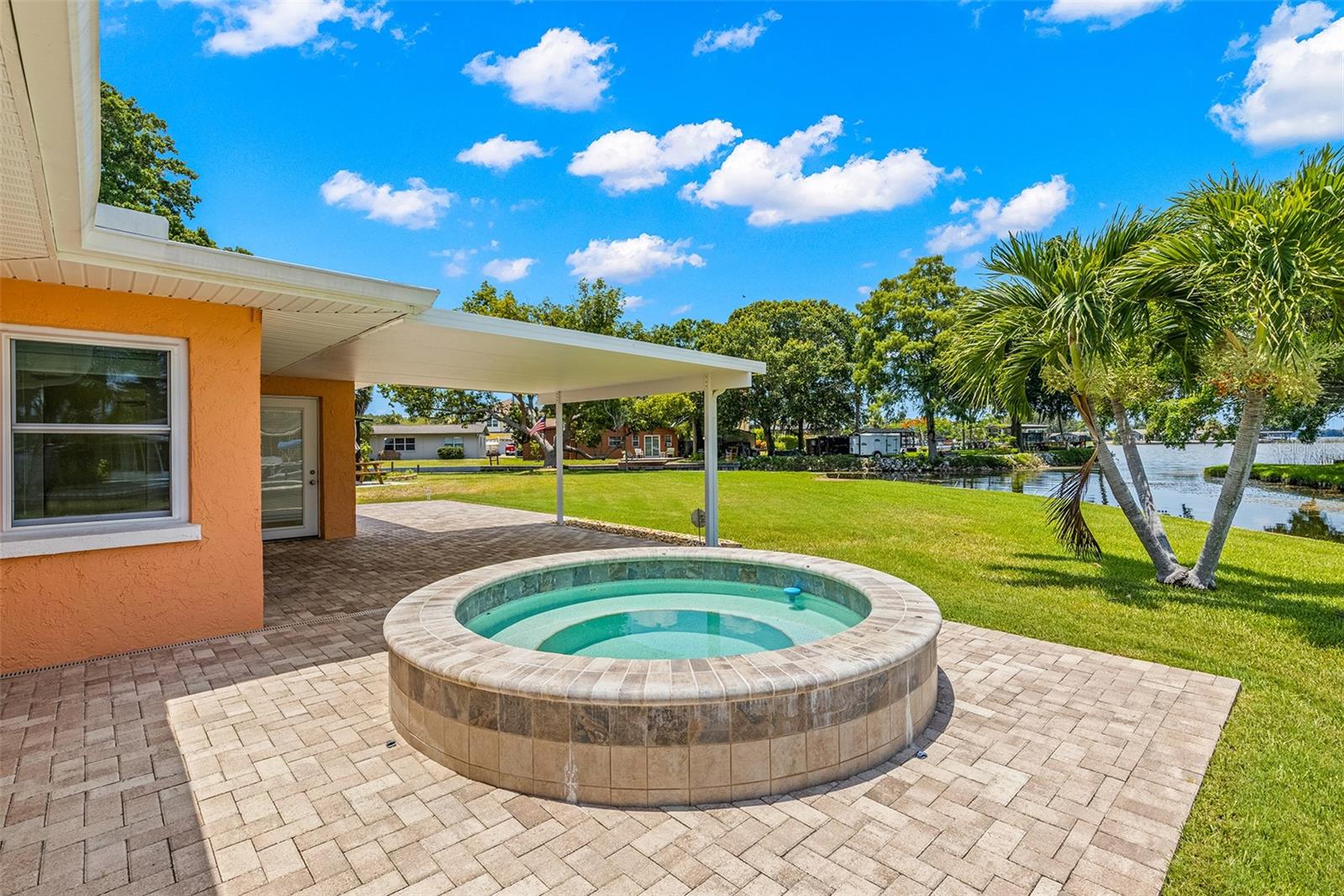 188 E CANAL DR, PALM HARBOR, FL, 34684