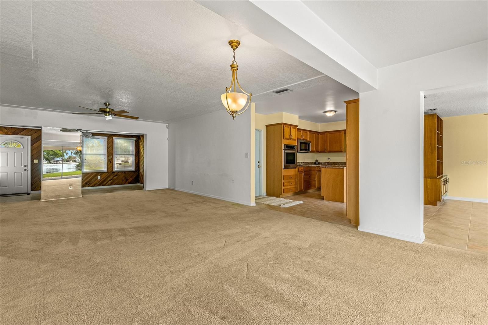 188 E CANAL DR, PALM HARBOR, FL, 34684