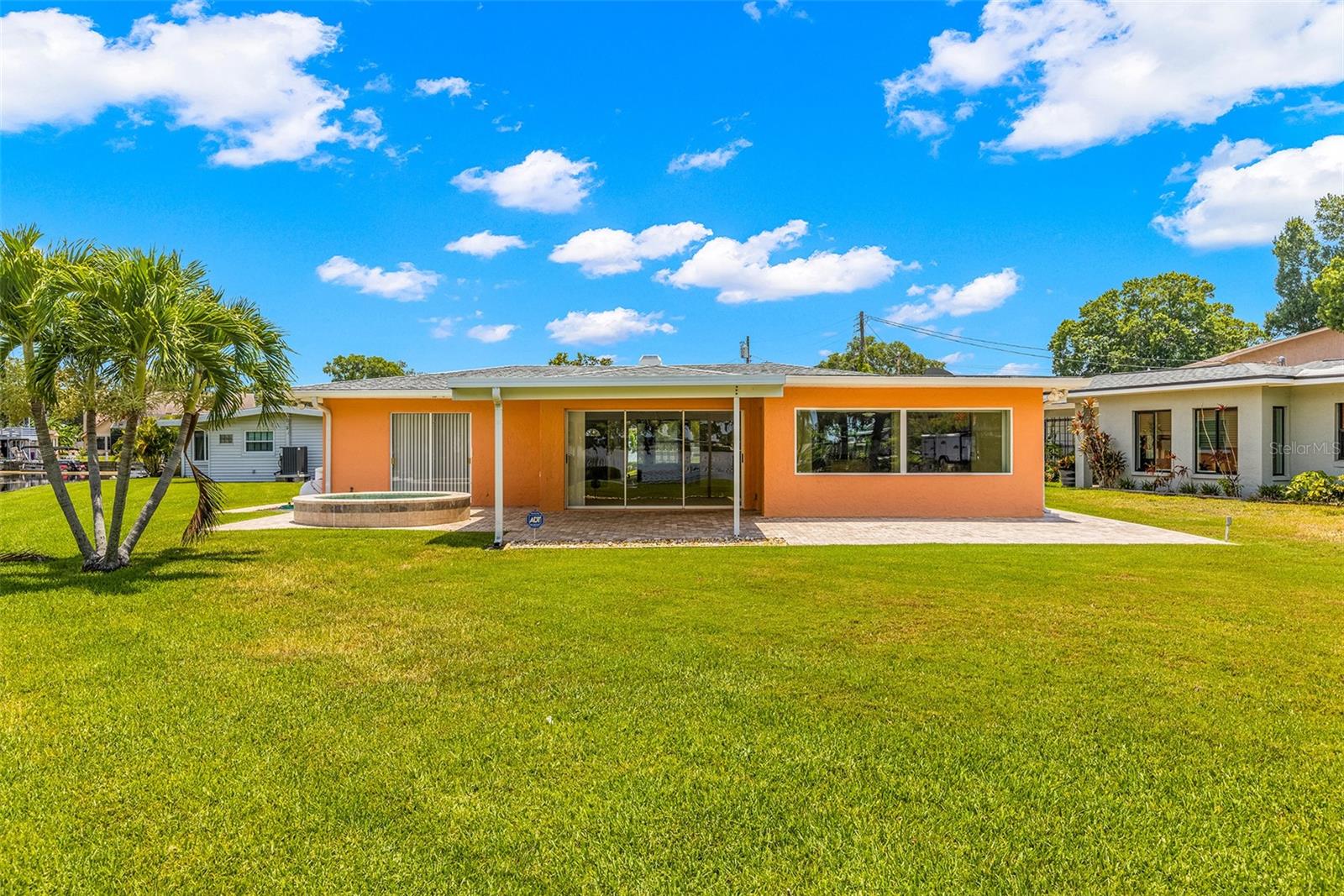 188 E CANAL DR, PALM HARBOR, FL, 34684