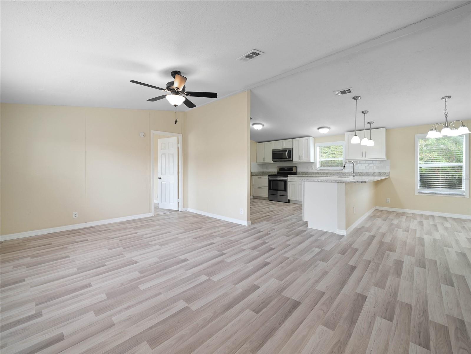 1302 WINDSONG DR, LAKELAND, FL, 33811