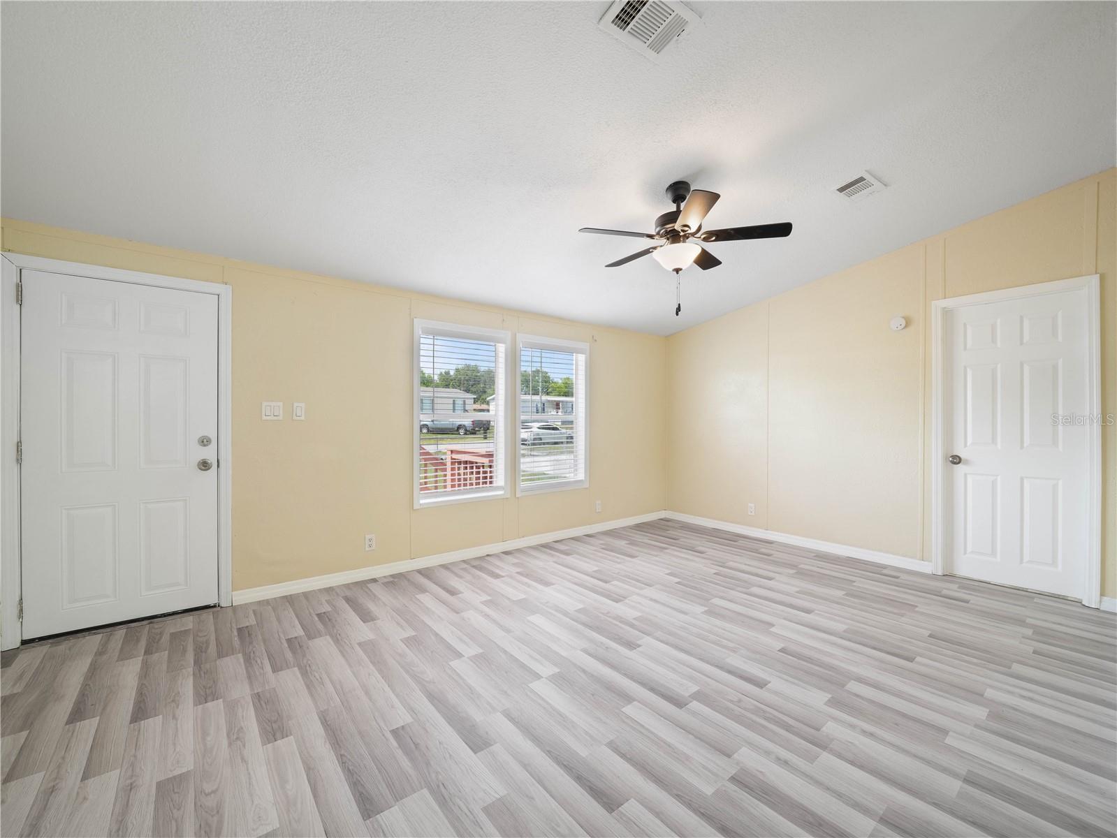 1302 WINDSONG DR, LAKELAND, FL, 33811