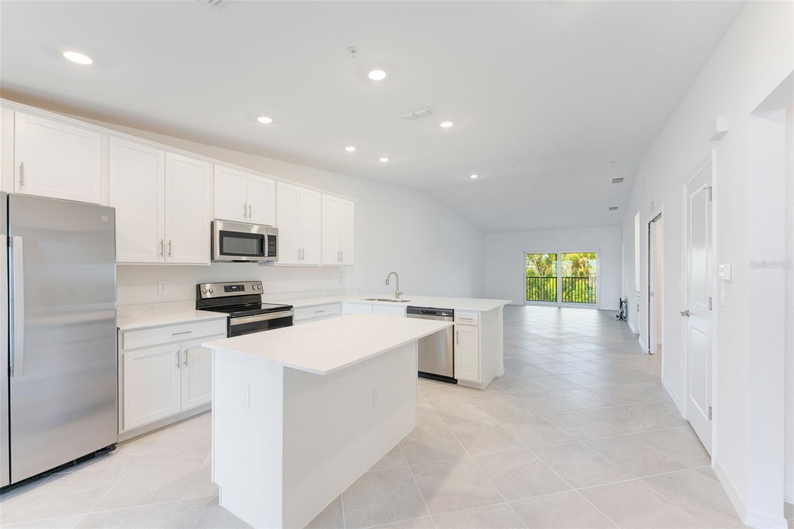12520 GALAPAGOS CT #207, VENICE, FL, 34293