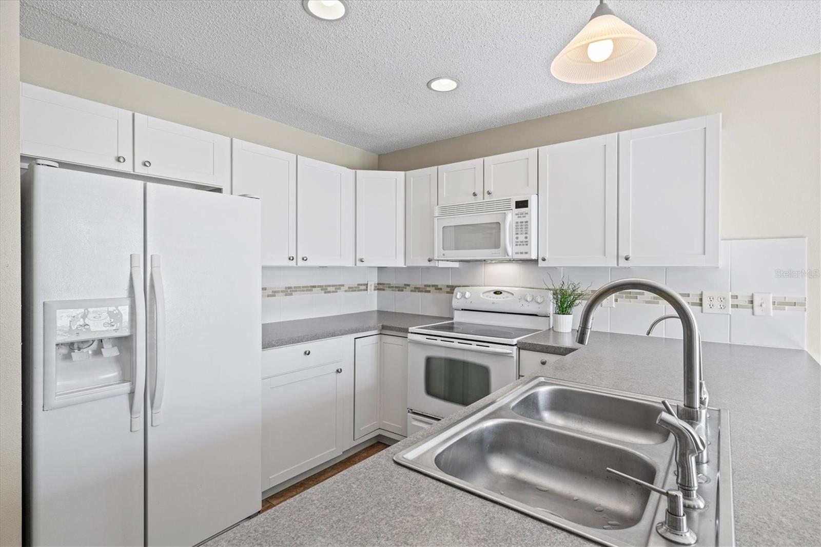 2214 MICHELE DR, SARASOTA, FL, 34231