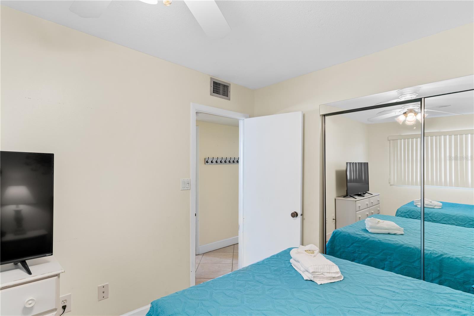 19610 GULF BLVD #409, INDIAN SHORES, FL, 33785