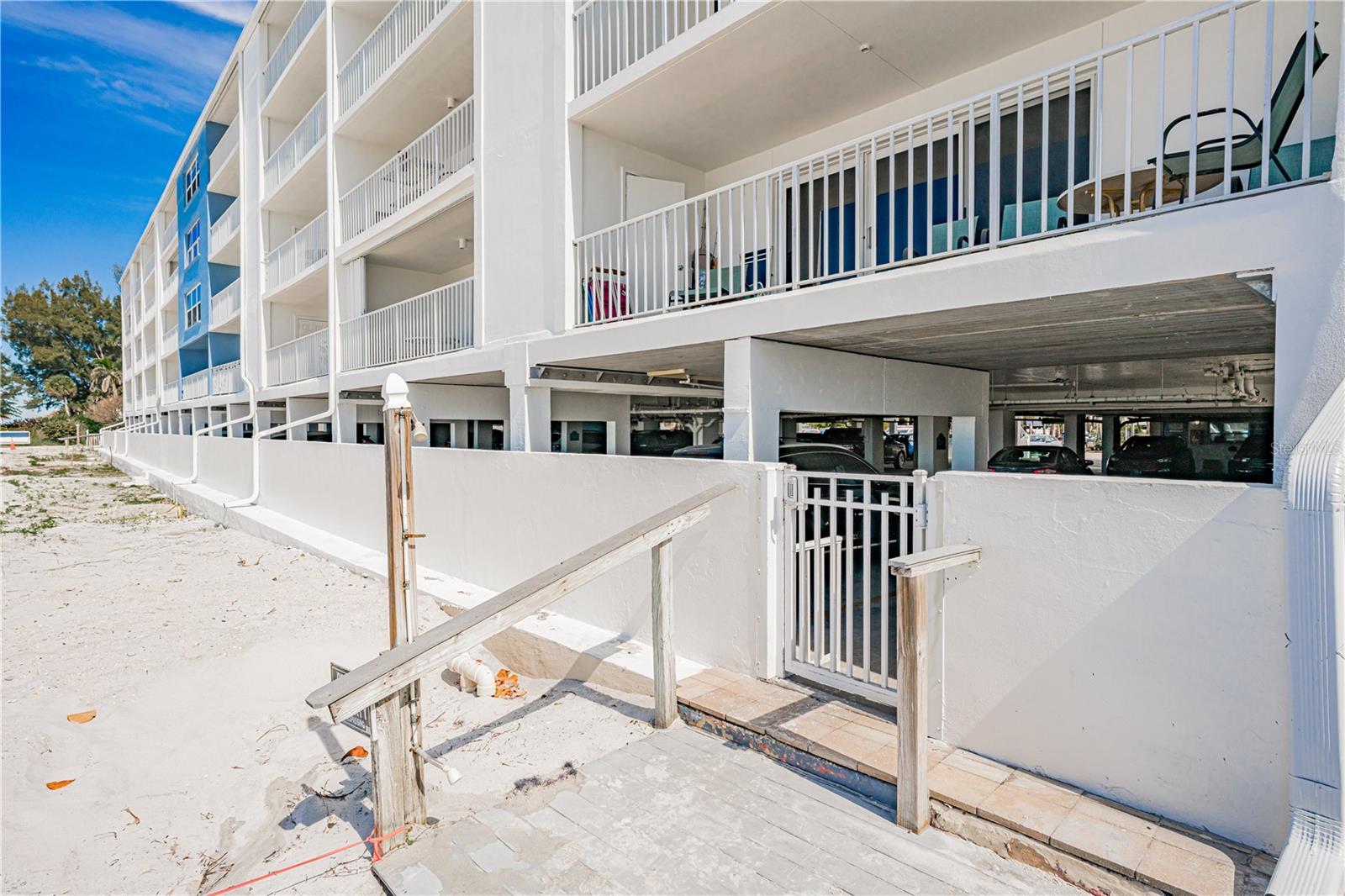 19610 GULF BLVD #409, INDIAN SHORES, FL, 33785