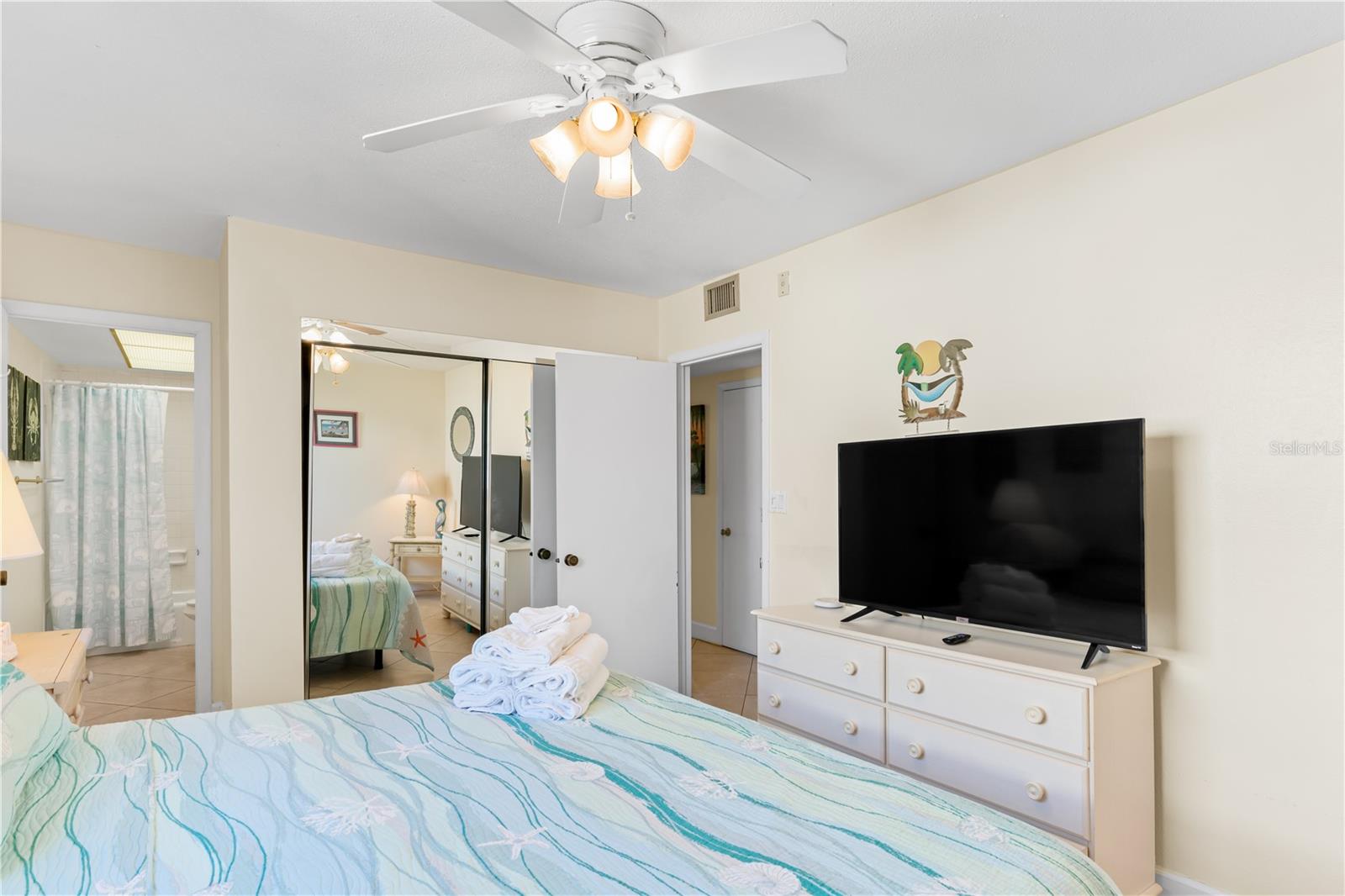 19610 GULF BLVD #409, INDIAN SHORES, FL, 33785