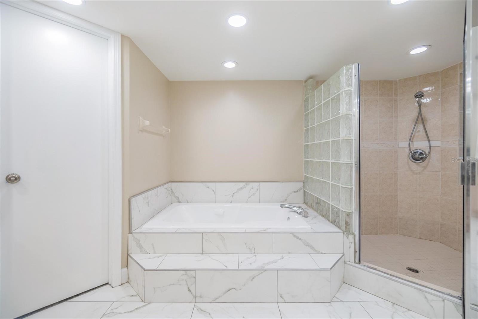 3501 COUNTRY CREEK LN, VALRICO, FL, 33596