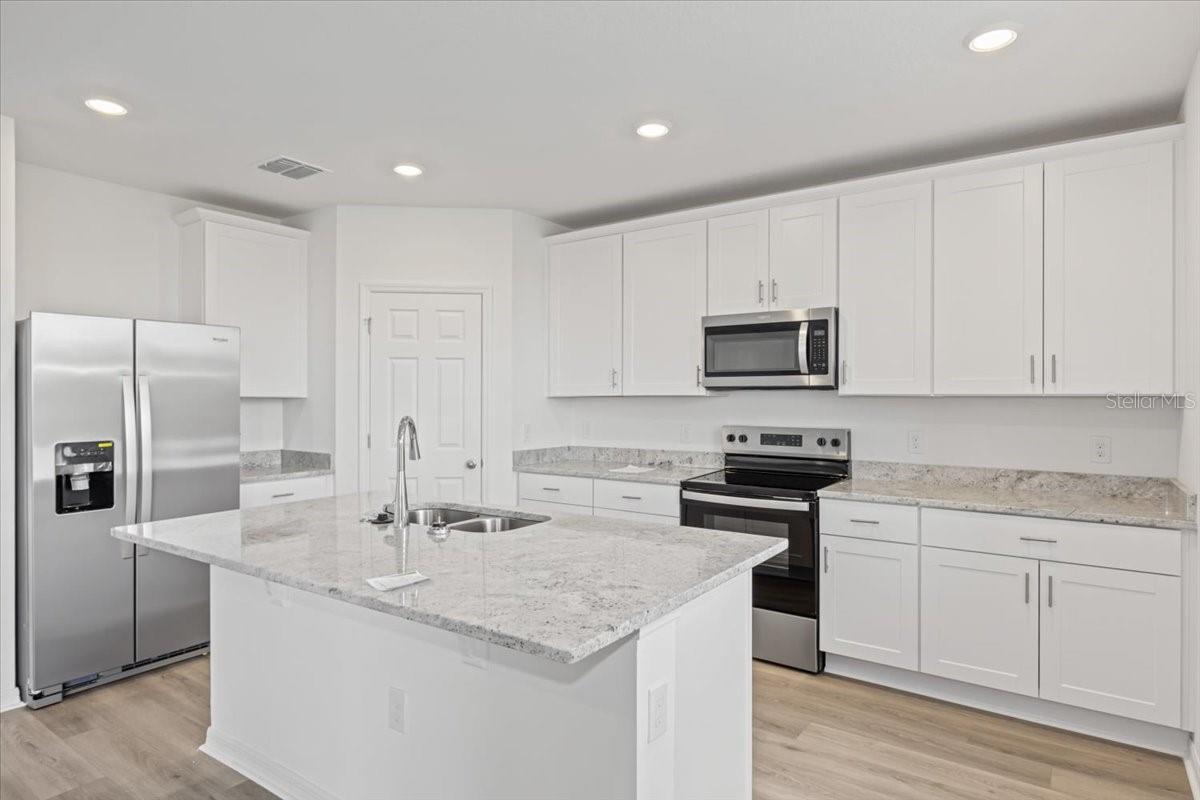 1128 GRIFFON AVE, LAKE ALFRED, FL, 33850
