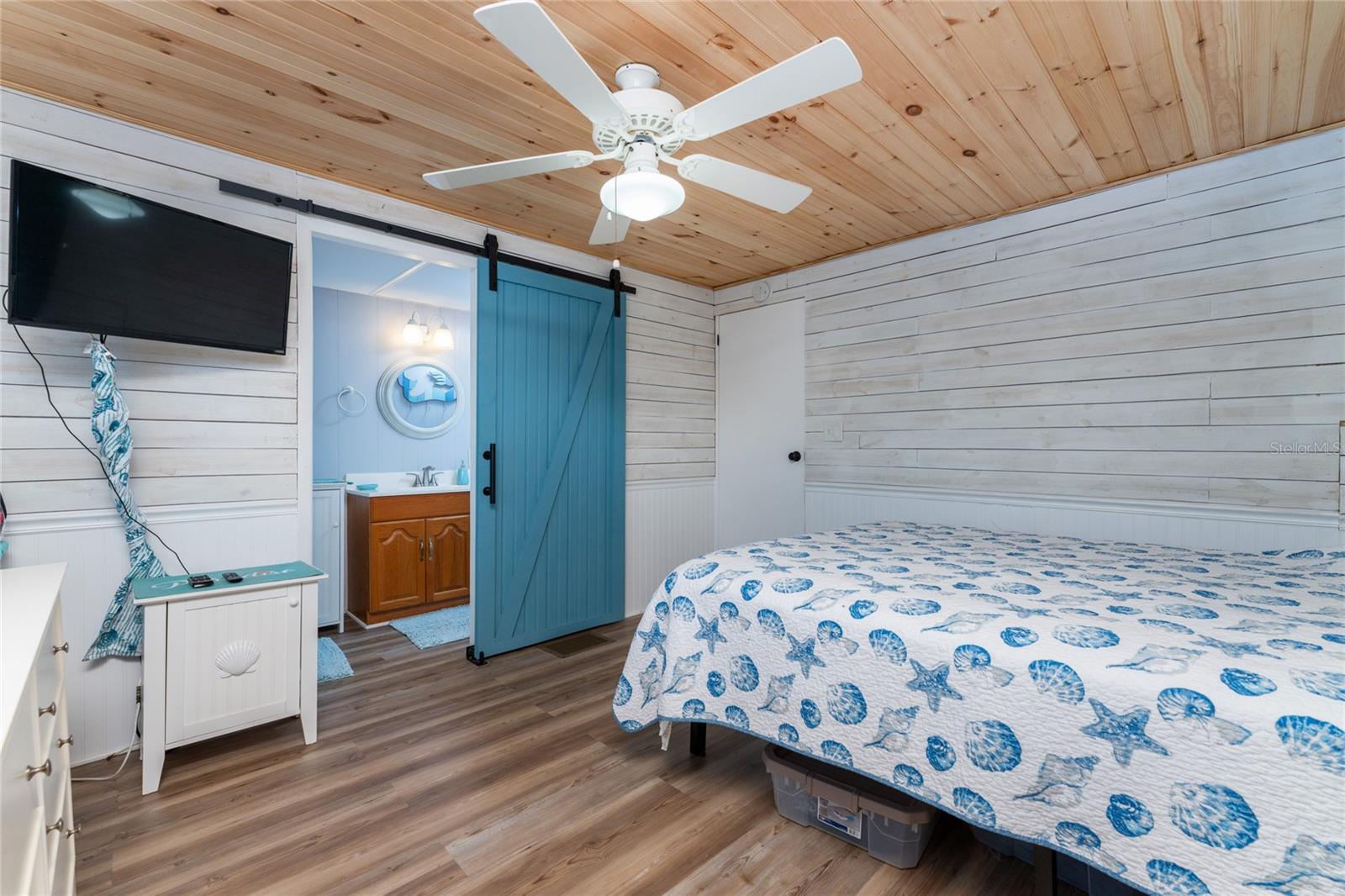 615 VIA CALA, ENGLEWOOD, FL, 34224