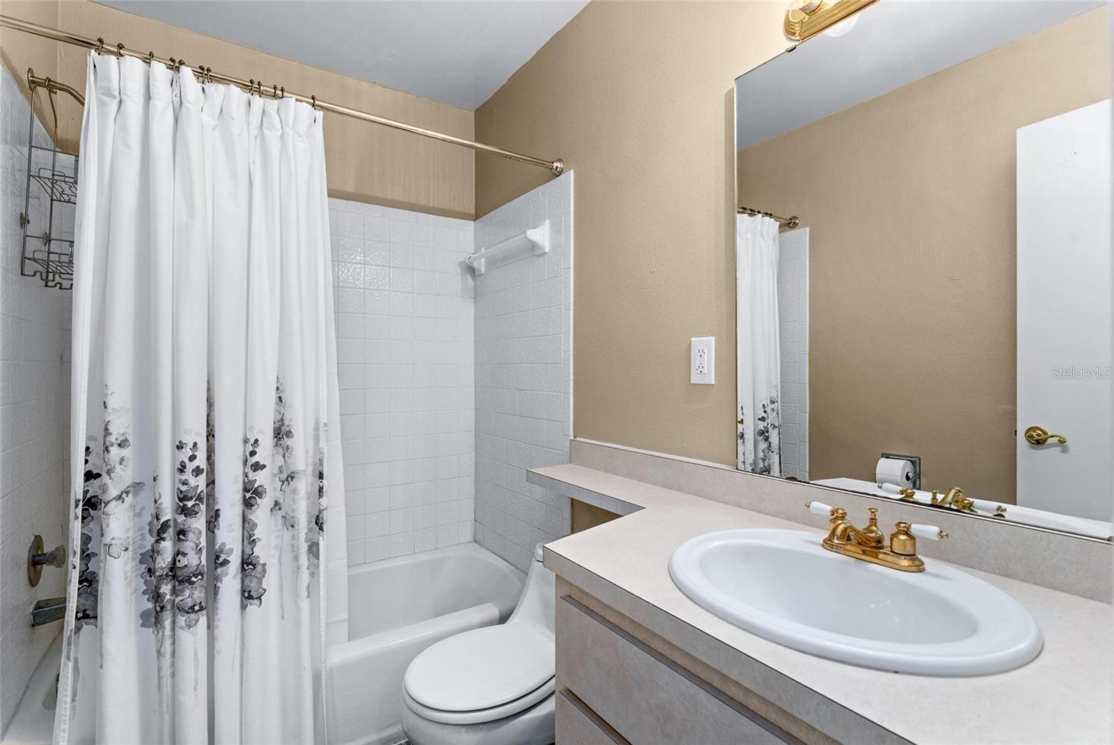 500 NEWELL HILL RD #102D, LEESBURG, FL, 34748