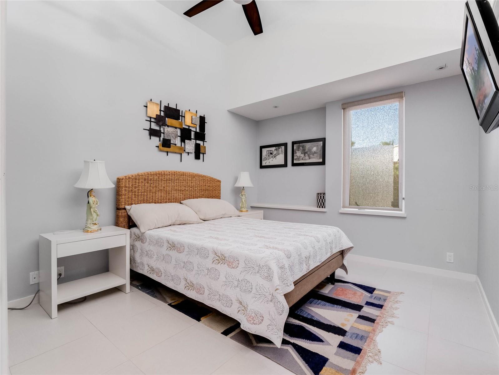 1006 S RIVERSIDE DR, EDGEWATER, FL, 32132