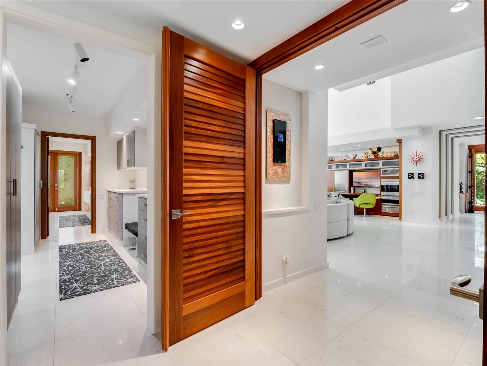 1006 S RIVERSIDE DR, EDGEWATER, FL, 32132