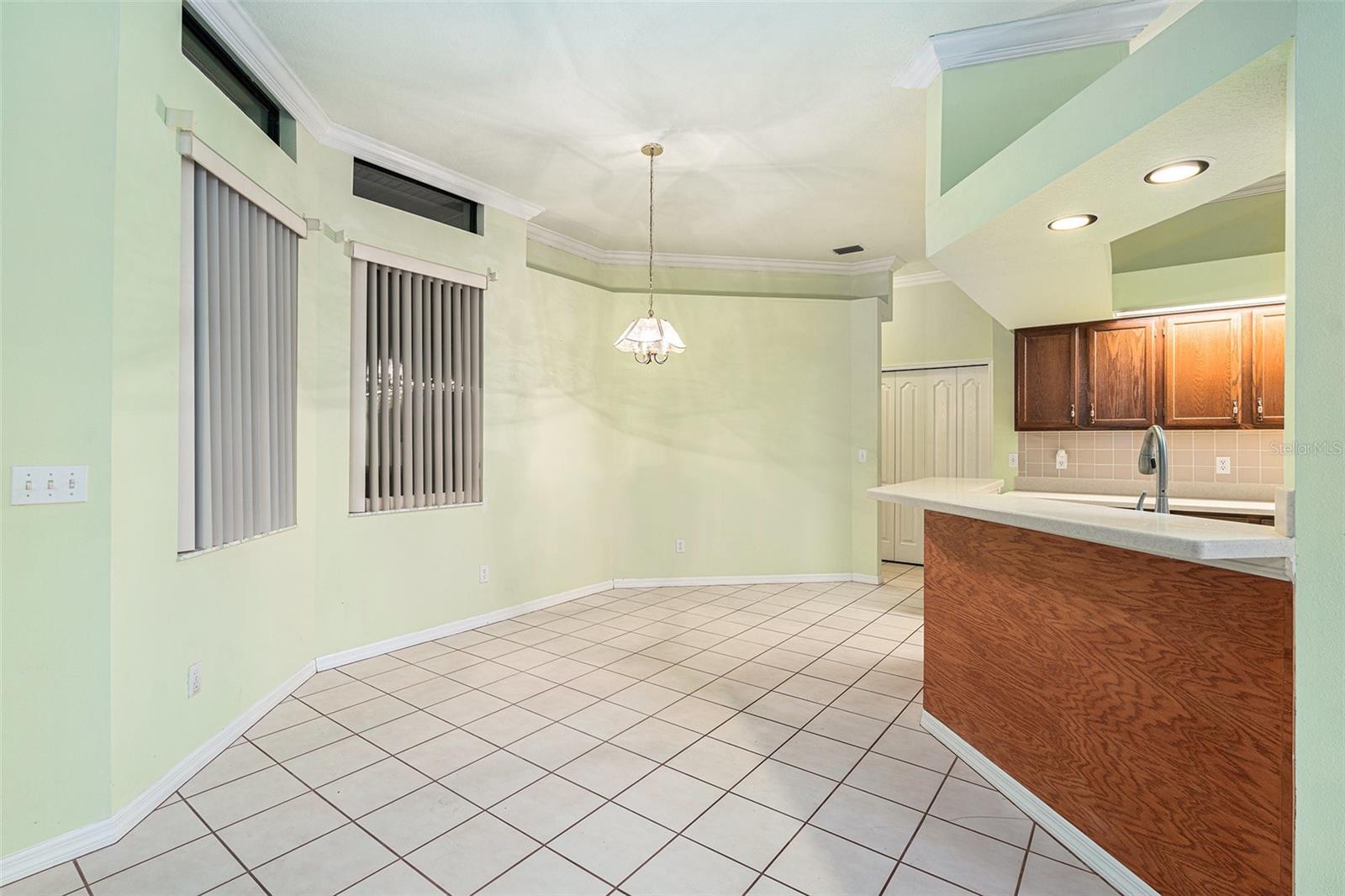 3545 E LAKE DR, LAND O LAKES, FL, 34639