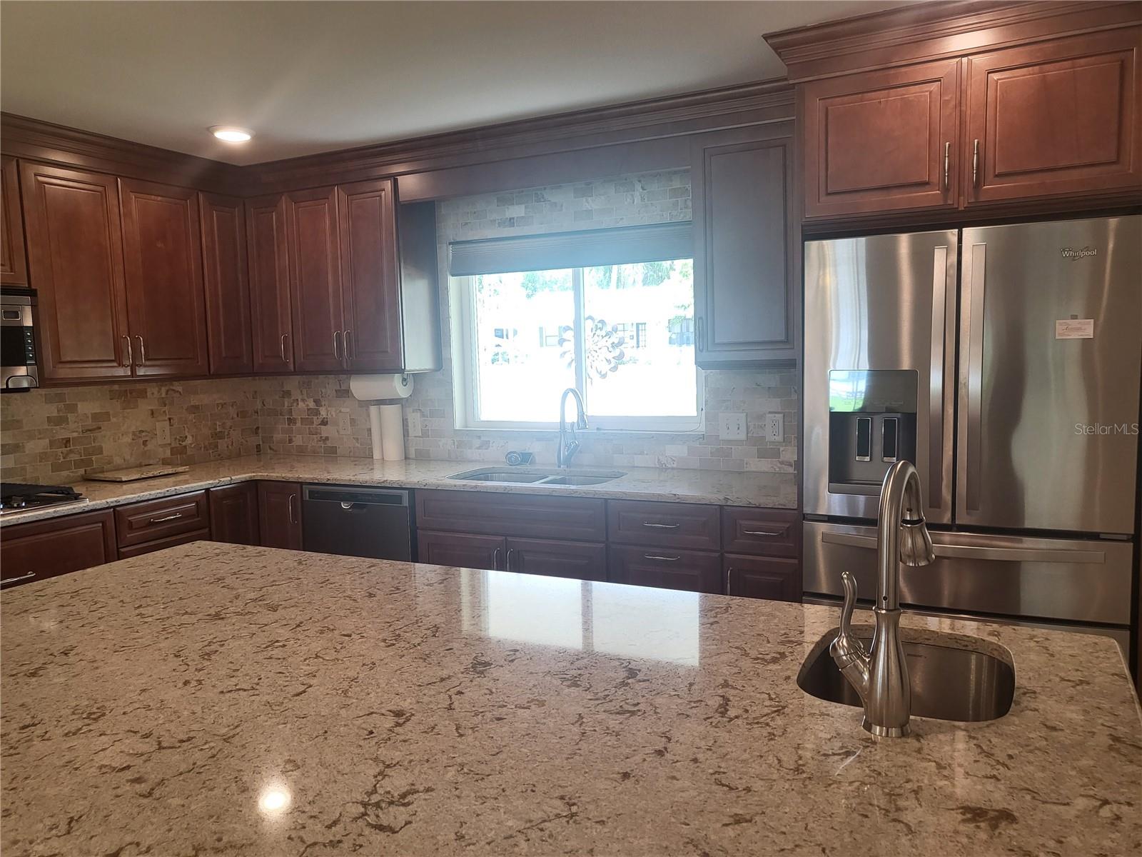 1101 LAKE SHORE BLVD, TAVARES, FL, 32778