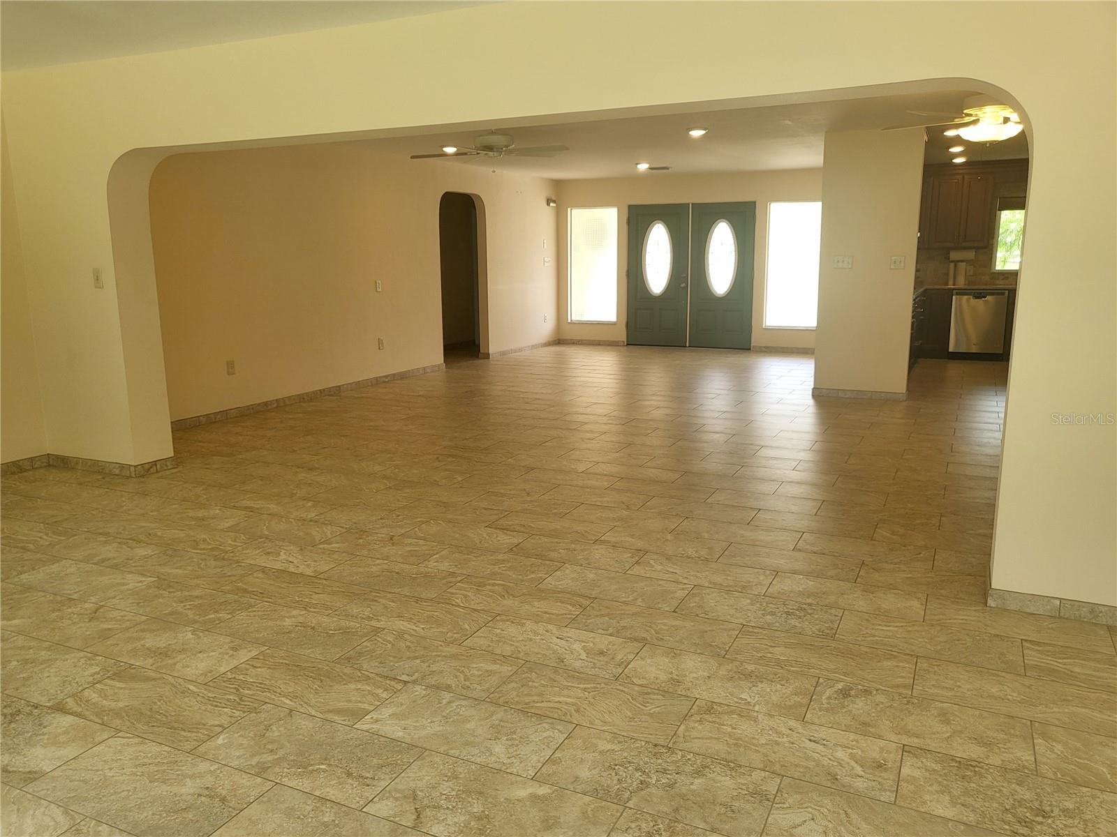 1101 LAKE SHORE BLVD, TAVARES, FL, 32778