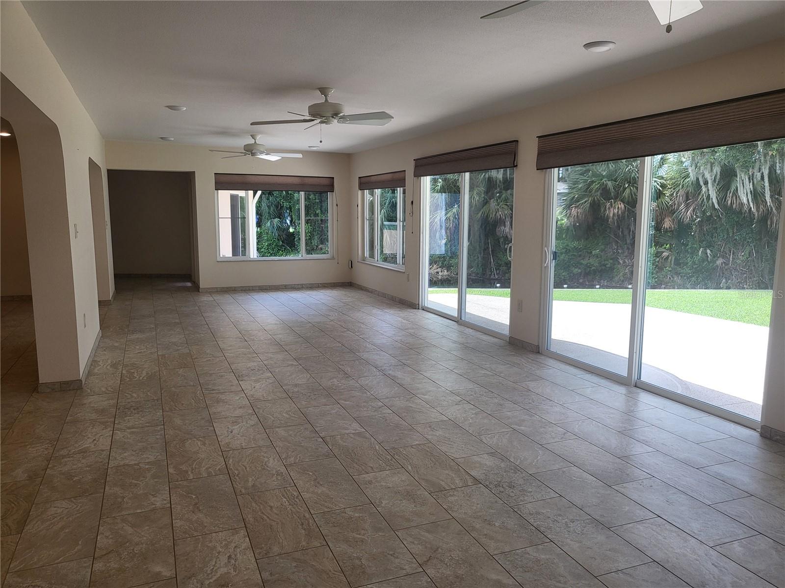 1101 LAKE SHORE BLVD, TAVARES, FL, 32778
