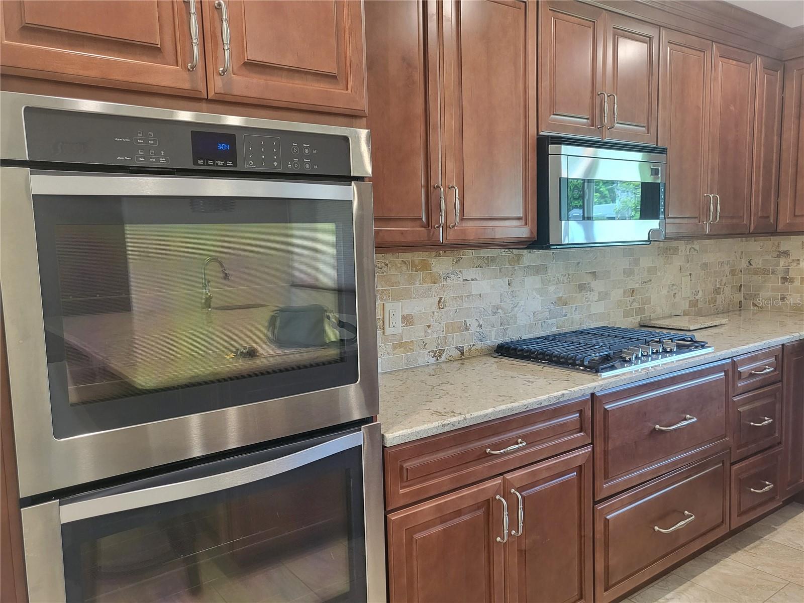 1101 LAKE SHORE BLVD, TAVARES, FL, 32778
