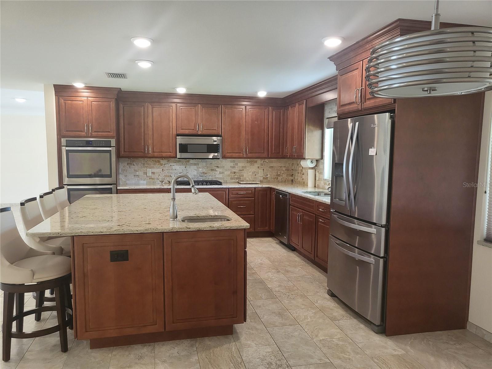 1101 LAKE SHORE BLVD, TAVARES, FL, 32778
