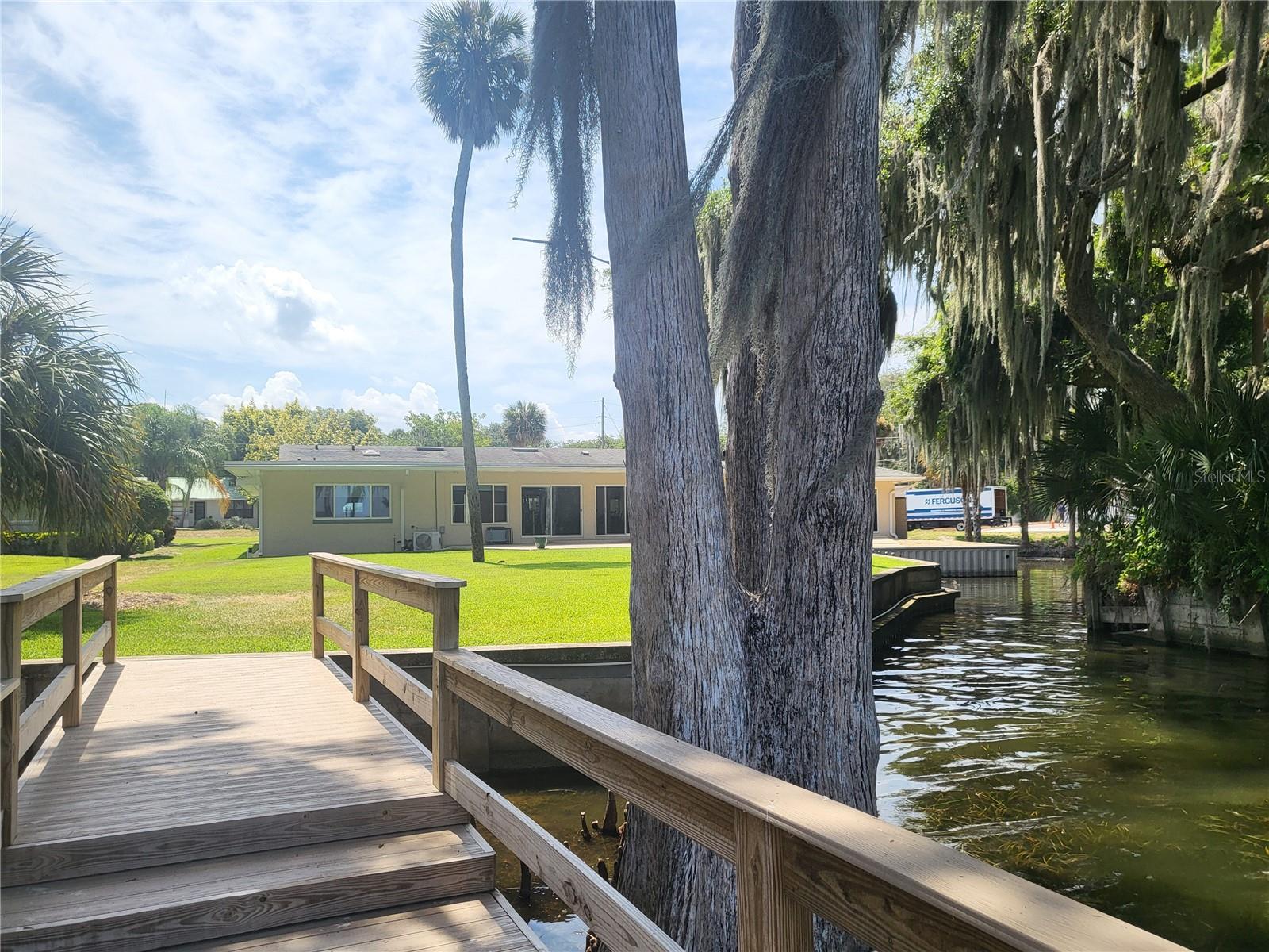 1101 LAKE SHORE BLVD, TAVARES, FL, 32778