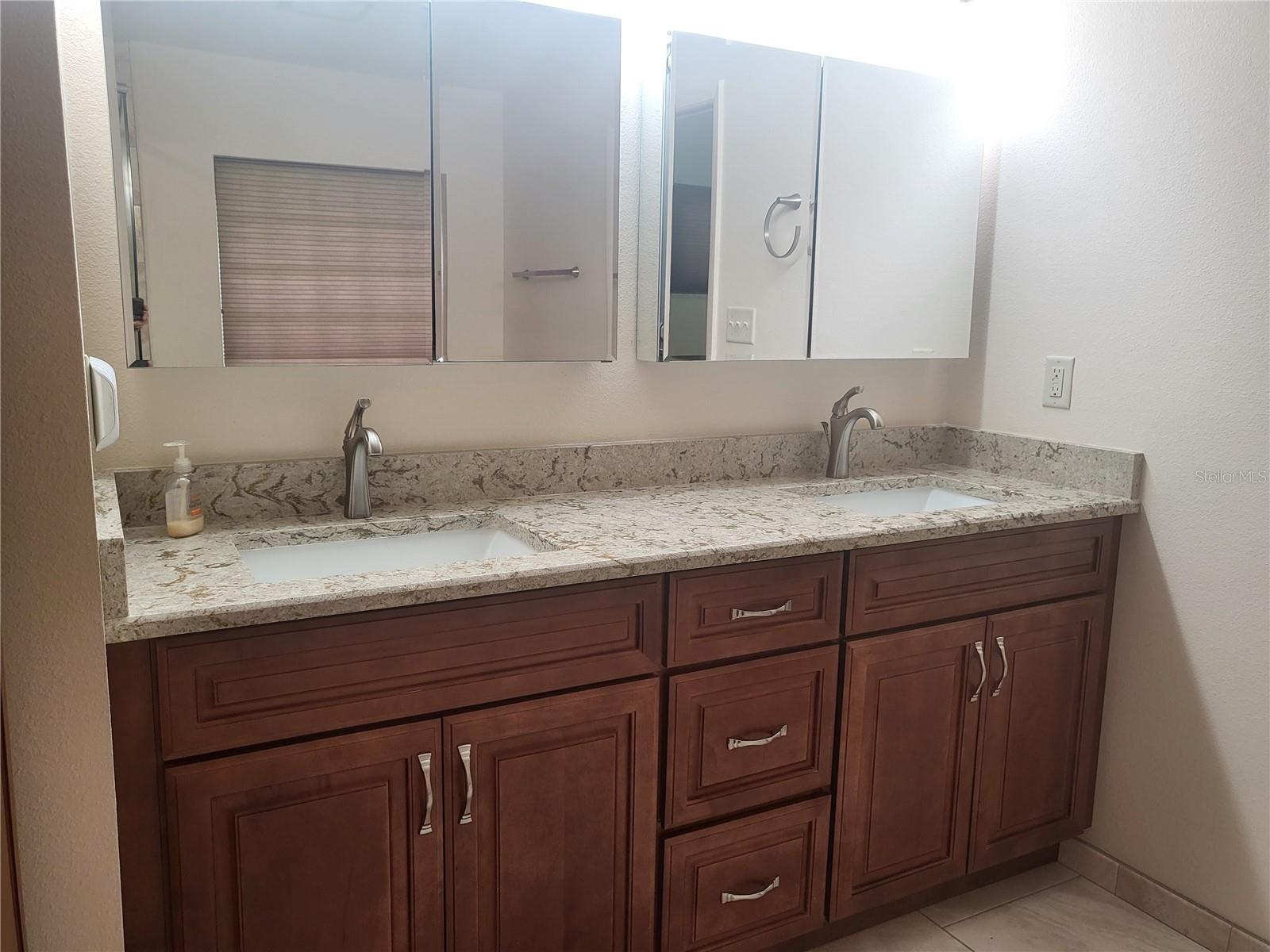 1101 LAKE SHORE BLVD, TAVARES, FL, 32778