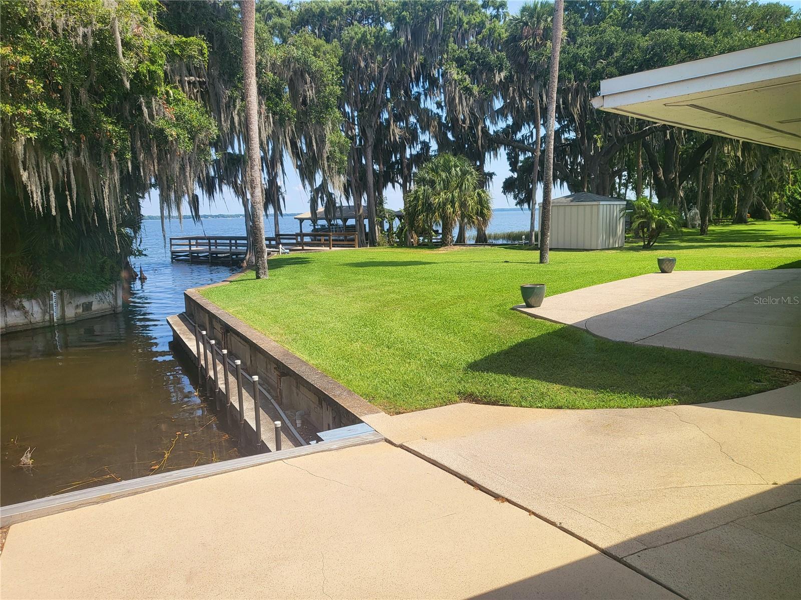1101 LAKE SHORE BLVD, TAVARES, FL, 32778