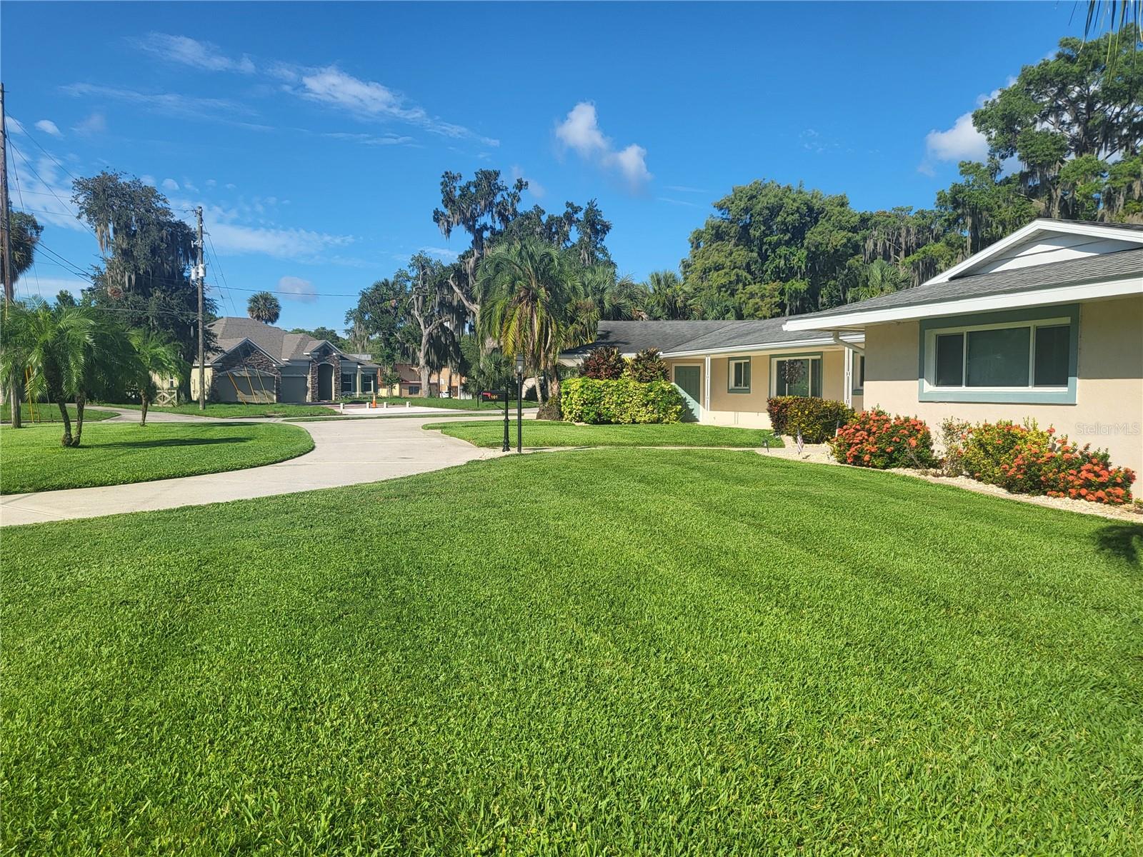 1101 LAKE SHORE BLVD, TAVARES, FL, 32778
