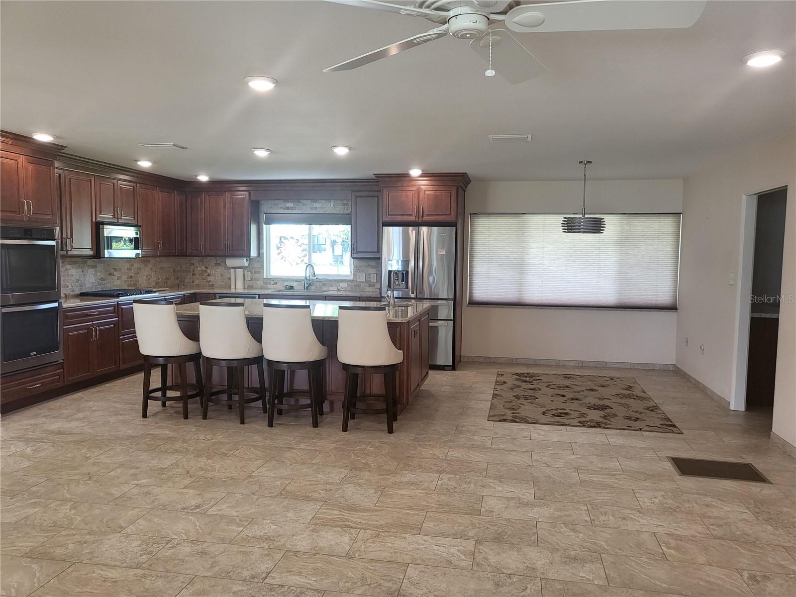 1101 LAKE SHORE BLVD, TAVARES, FL, 32778