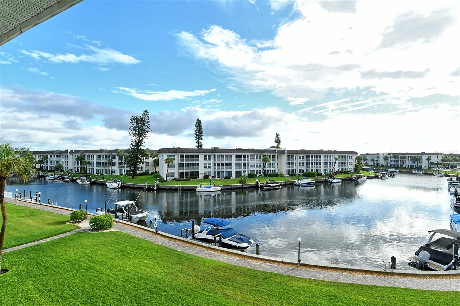 4350 CHATHAM DR #E307, LONGBOAT KEY, FL, 34228