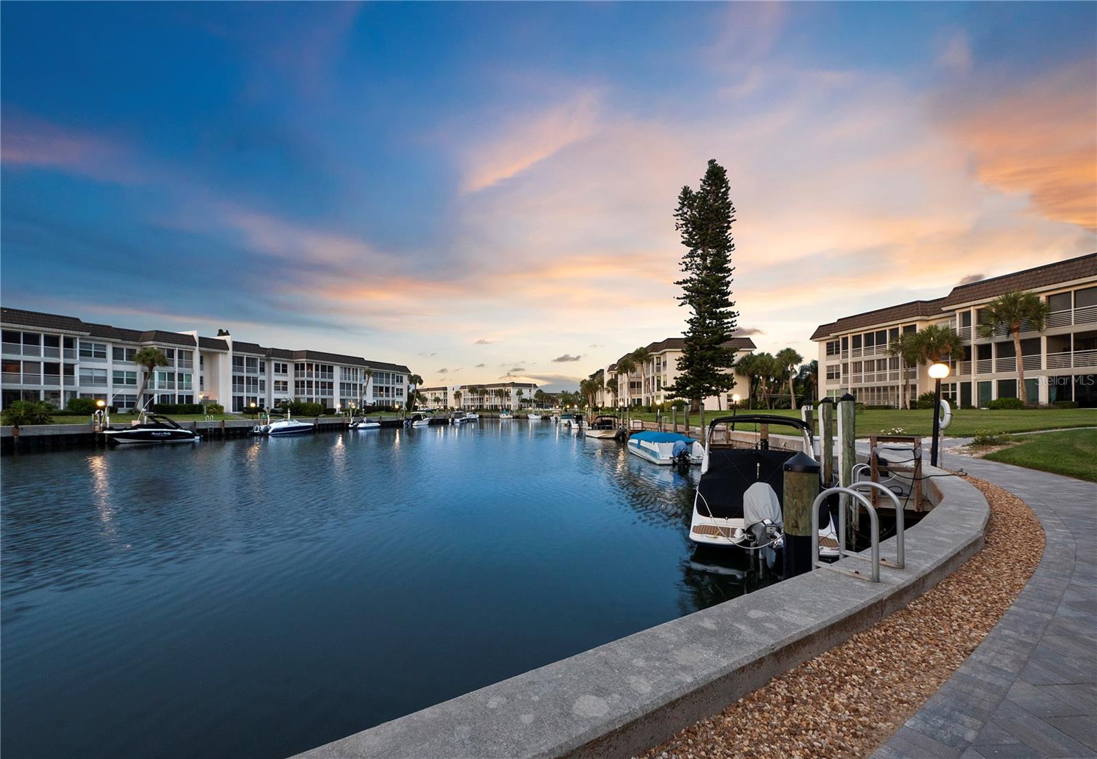4350 CHATHAM DR #E307, LONGBOAT KEY, FL, 34228