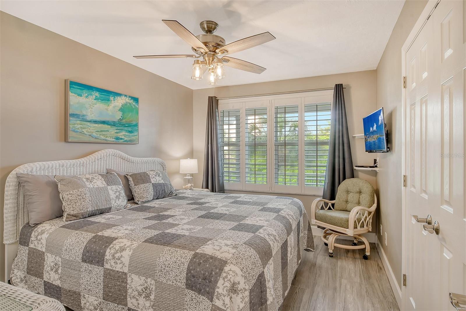 4350 CHATHAM DR #E307, LONGBOAT KEY, FL, 34228