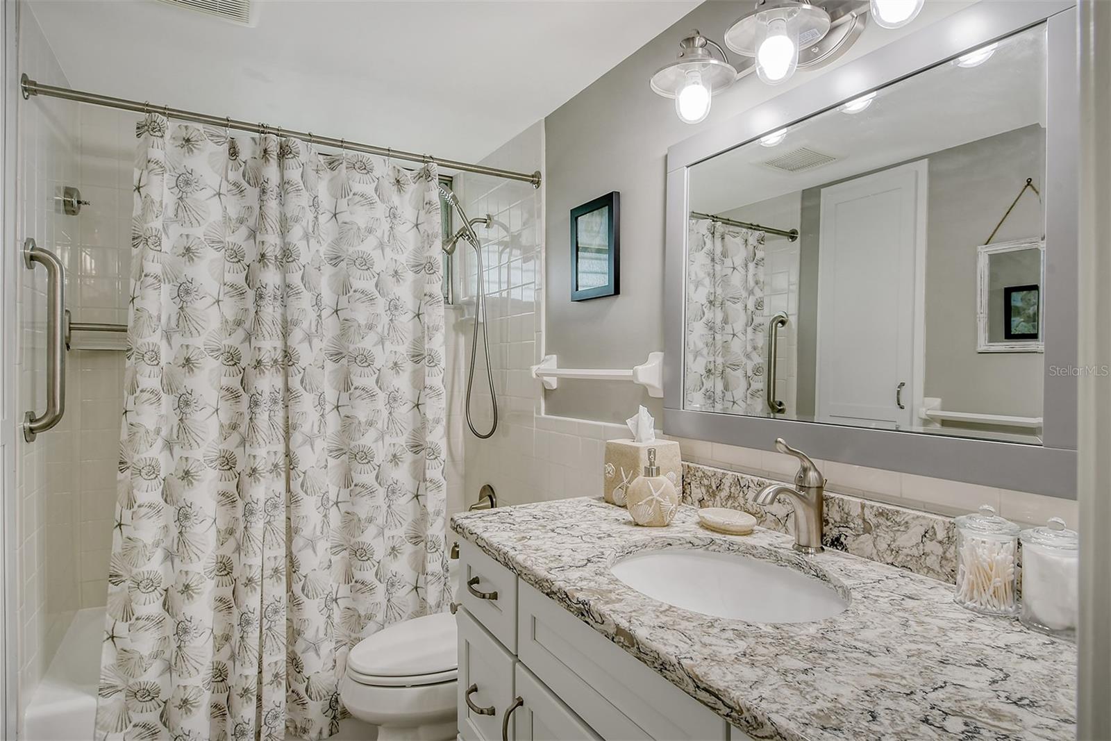 4350 CHATHAM DR #E307, LONGBOAT KEY, FL, 34228