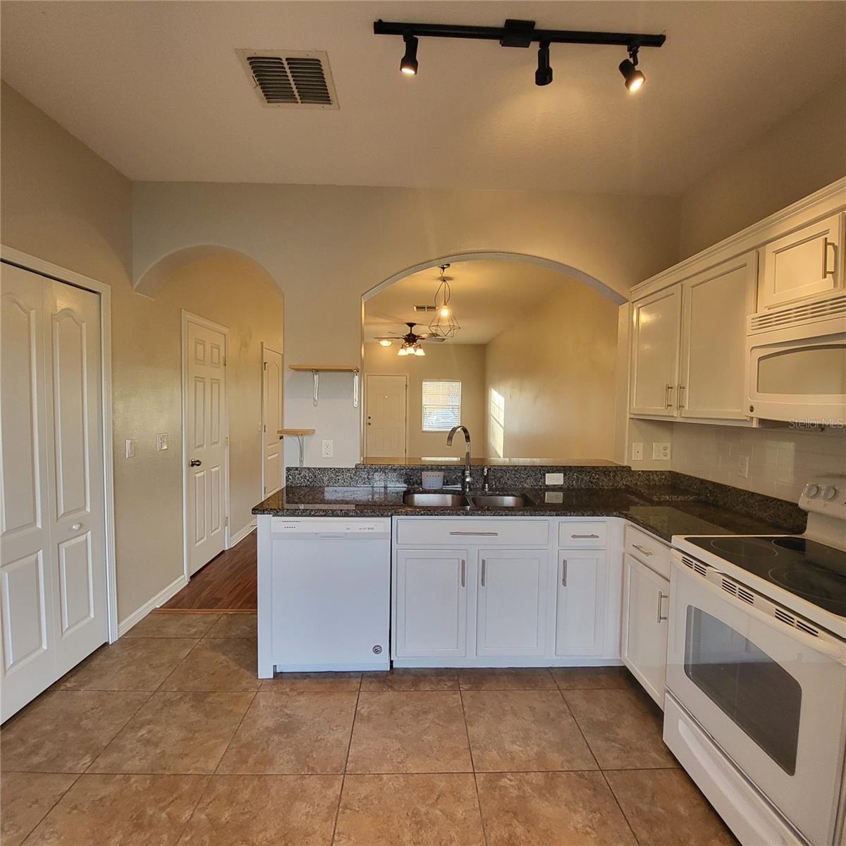 4060 WINDING VINE DR, LAKELAND, FL, 33812